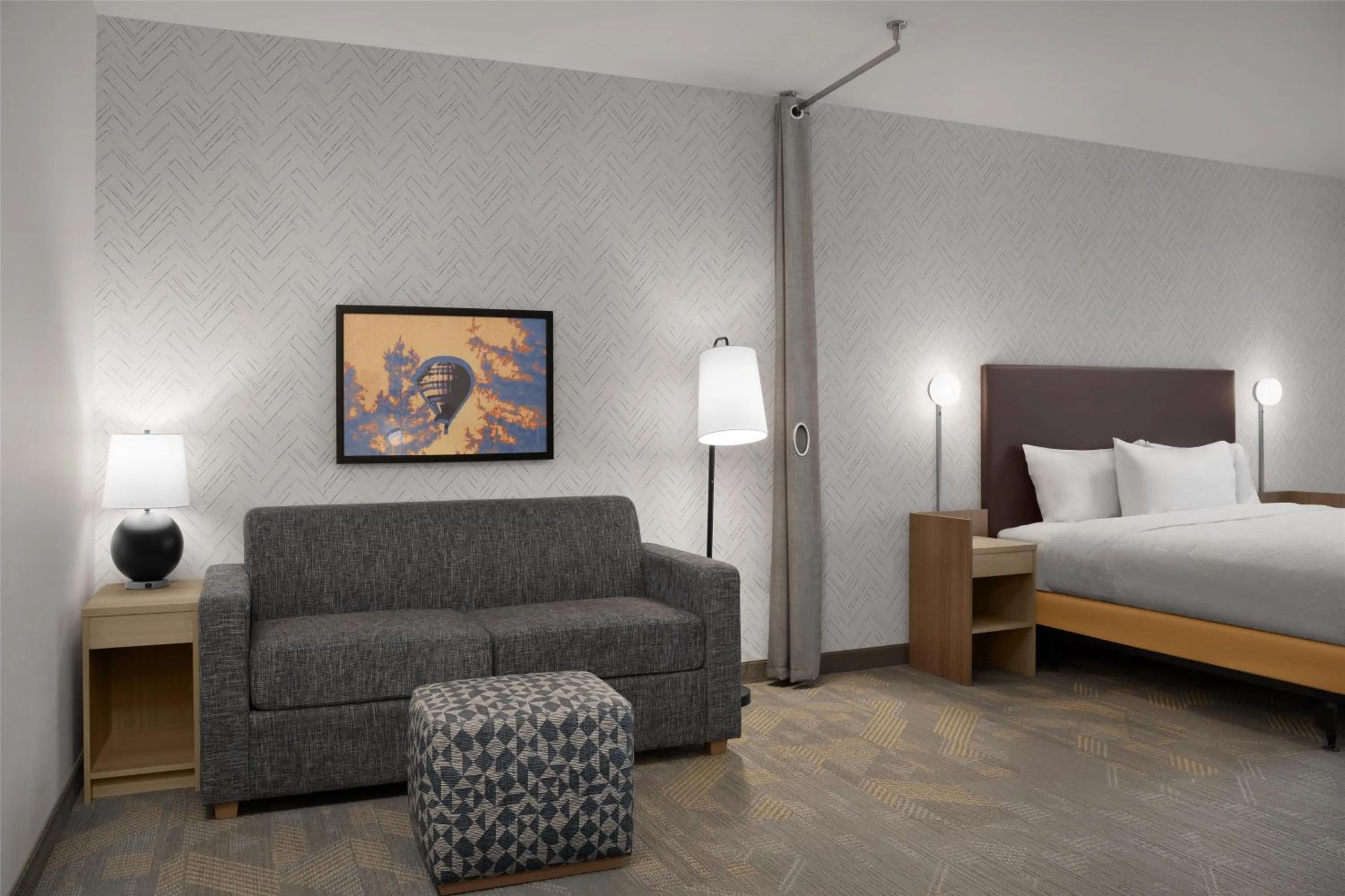 Living room, Bed in Home2 Suites By Hilton Rohnert Park Sonoma County