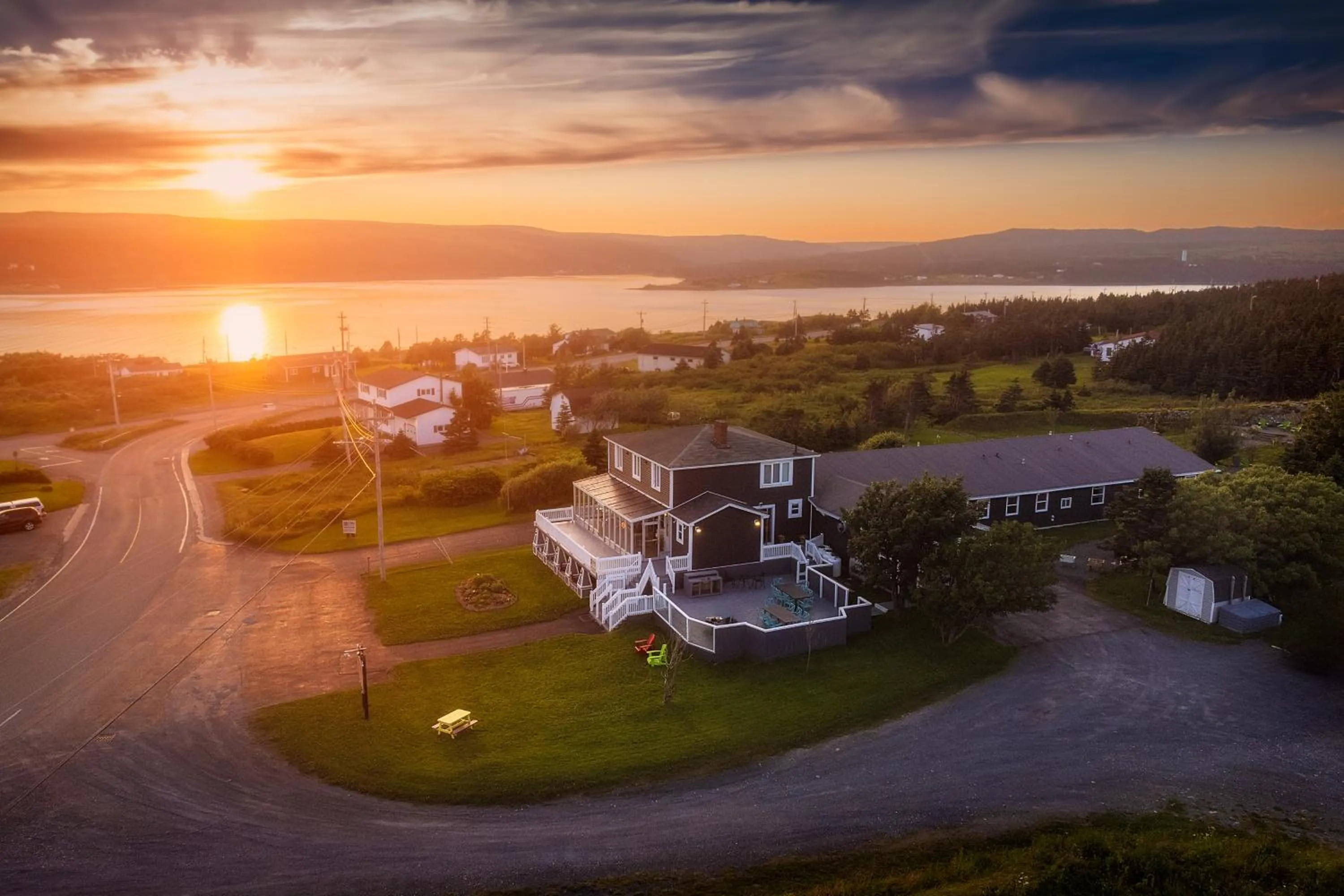 Property building in Edge of the Avalon Inn