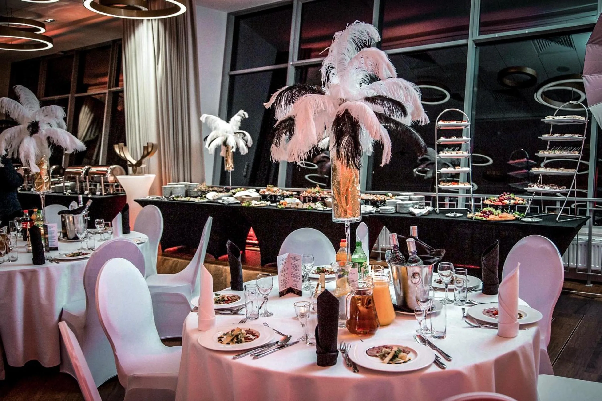 Food and drinks in Hotel Echo