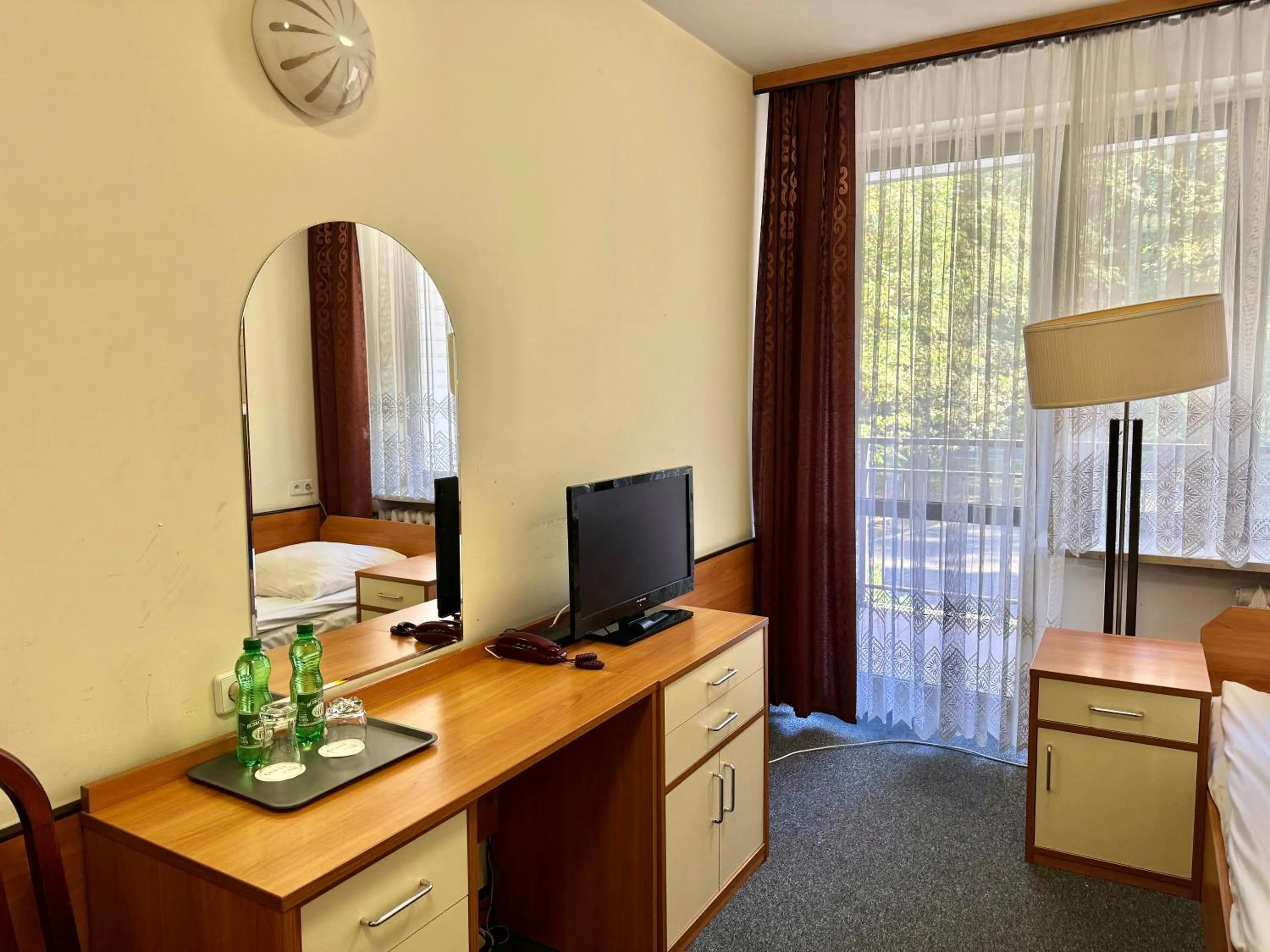 TV and multimedia in Hotel Echo