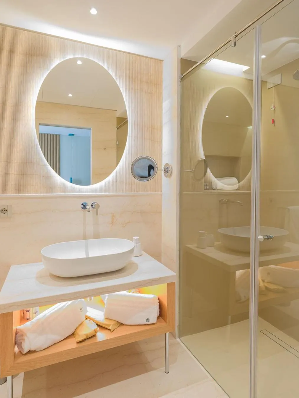 Shower in San Vito Resort & Spa