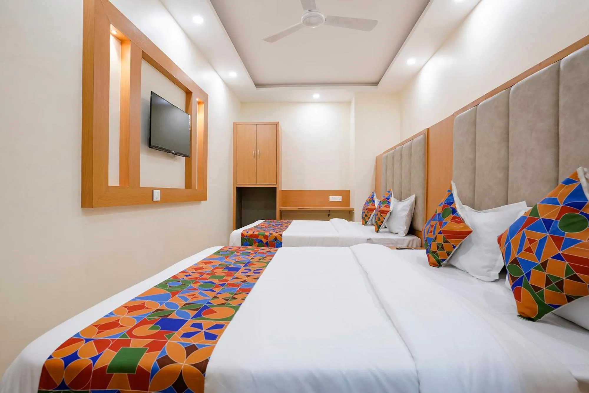 Bed in FabHotel 7 Square - Nr BKC