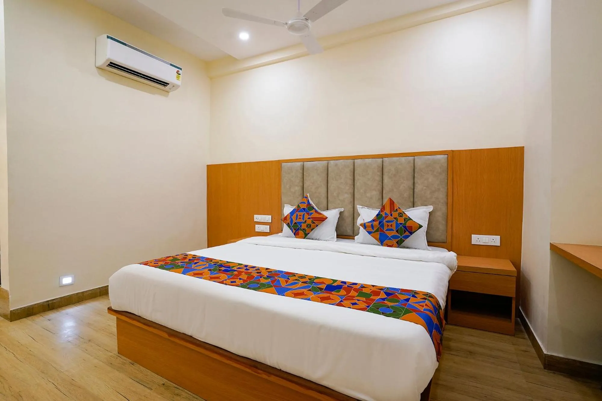 Bed in FabHotel 7 Square - Nr BKC
