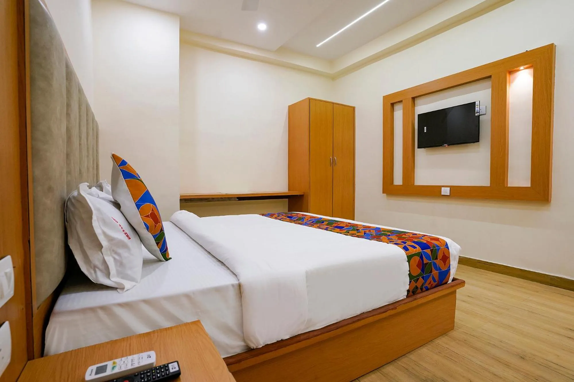 Bed in FabHotel 7 Square - Nr BKC