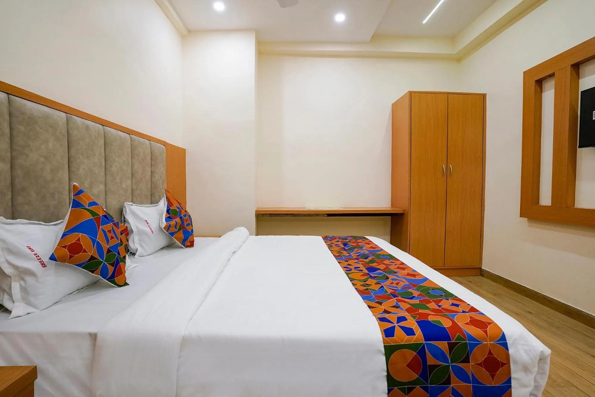 Bed in FabHotel 7 Square - Nr BKC