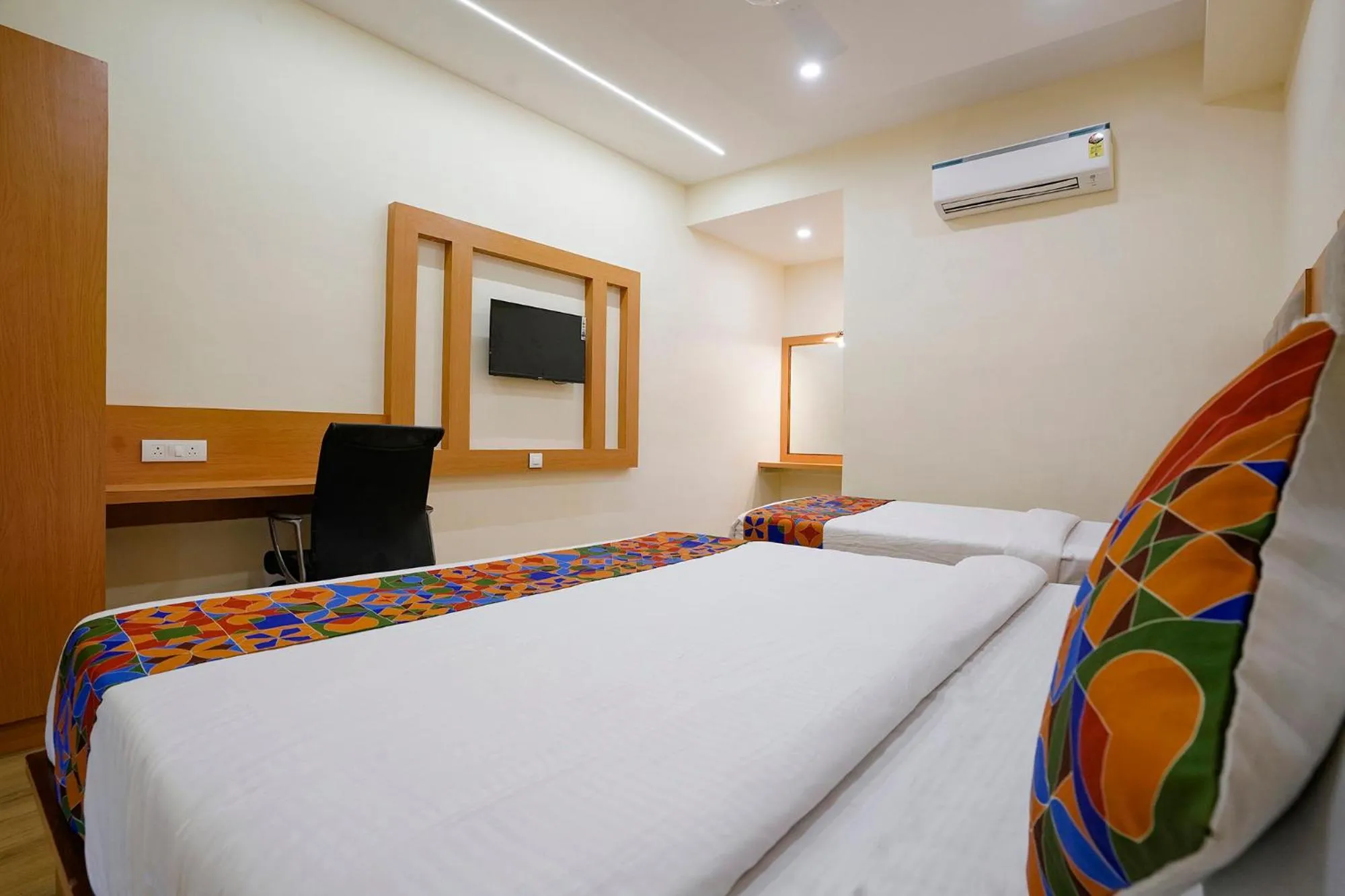 Bed in FabHotel 7 Square - Nr BKC