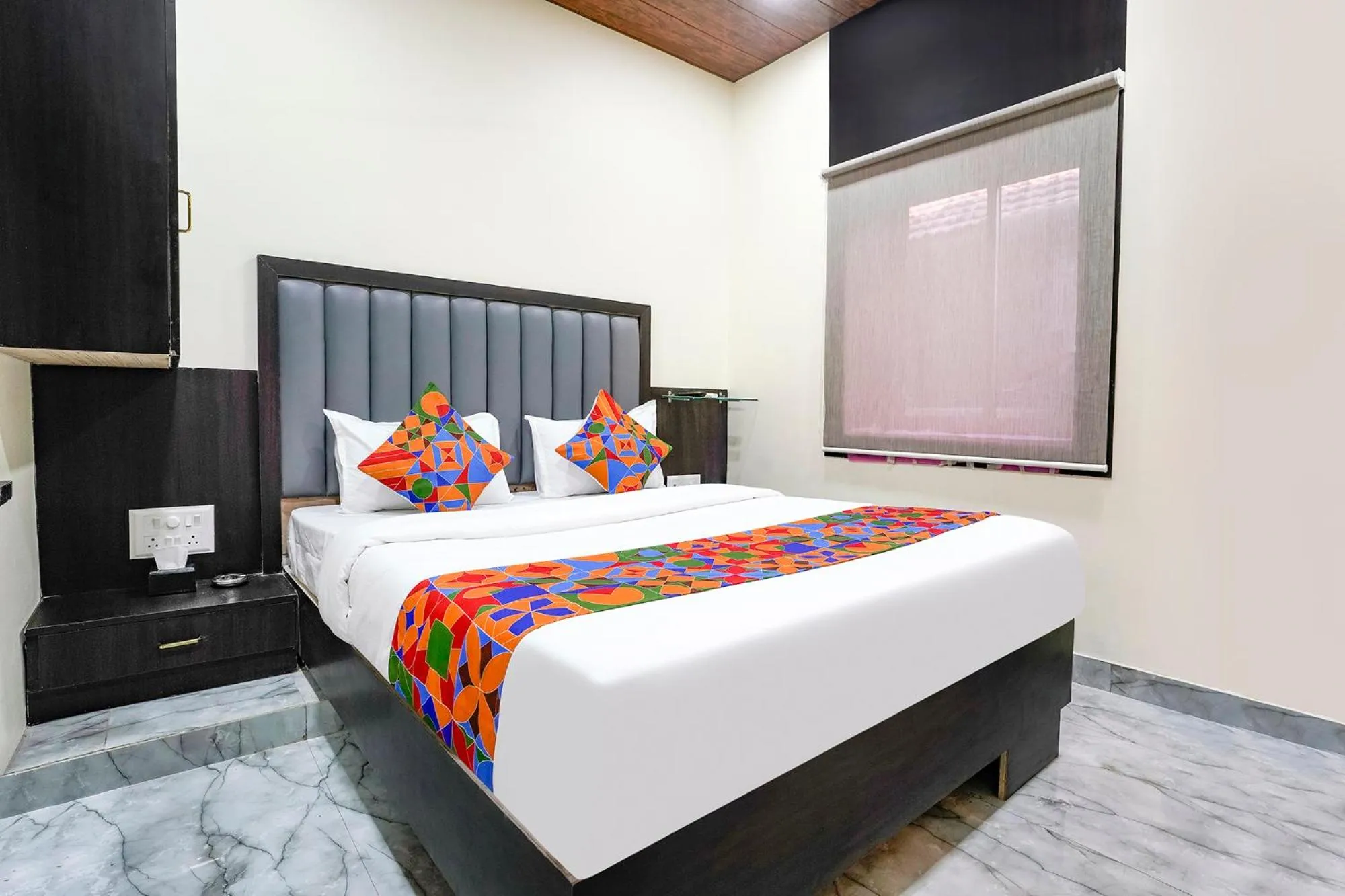 Bed in Via Gulshan Grand - Nr Gateway of India