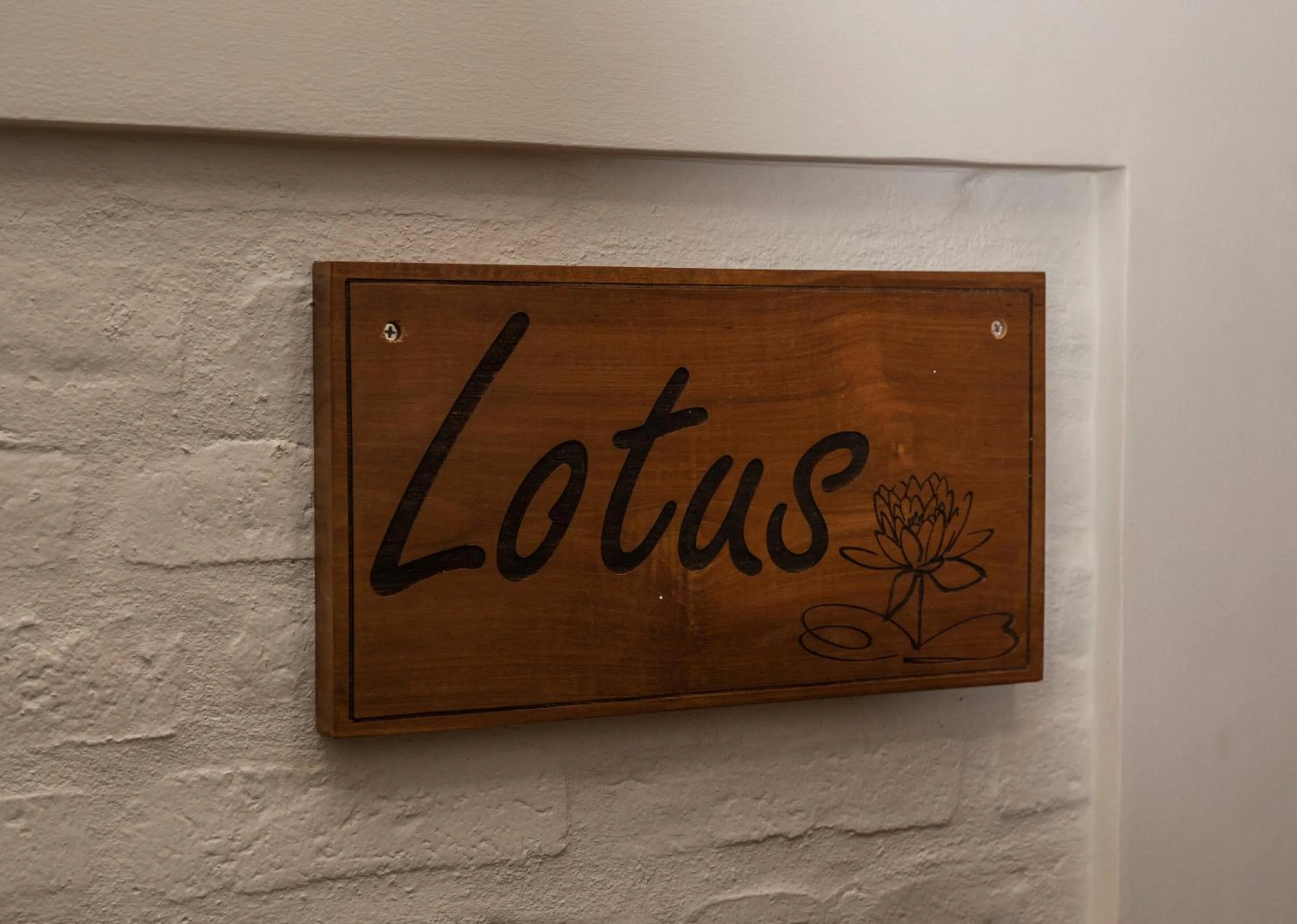 Logo/Certificate/Sign in Bilin Tree House