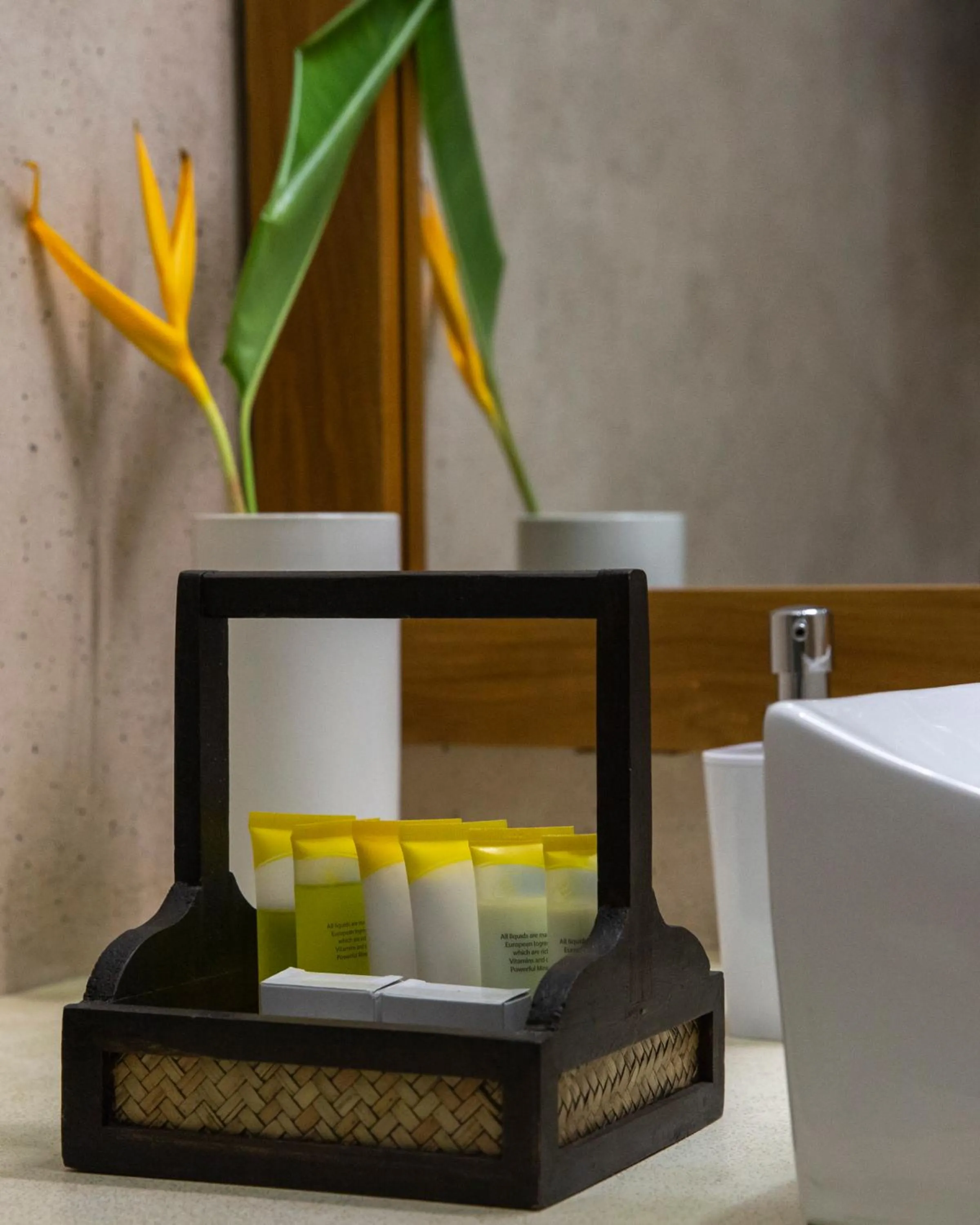 Toilet in Bilin Tree House