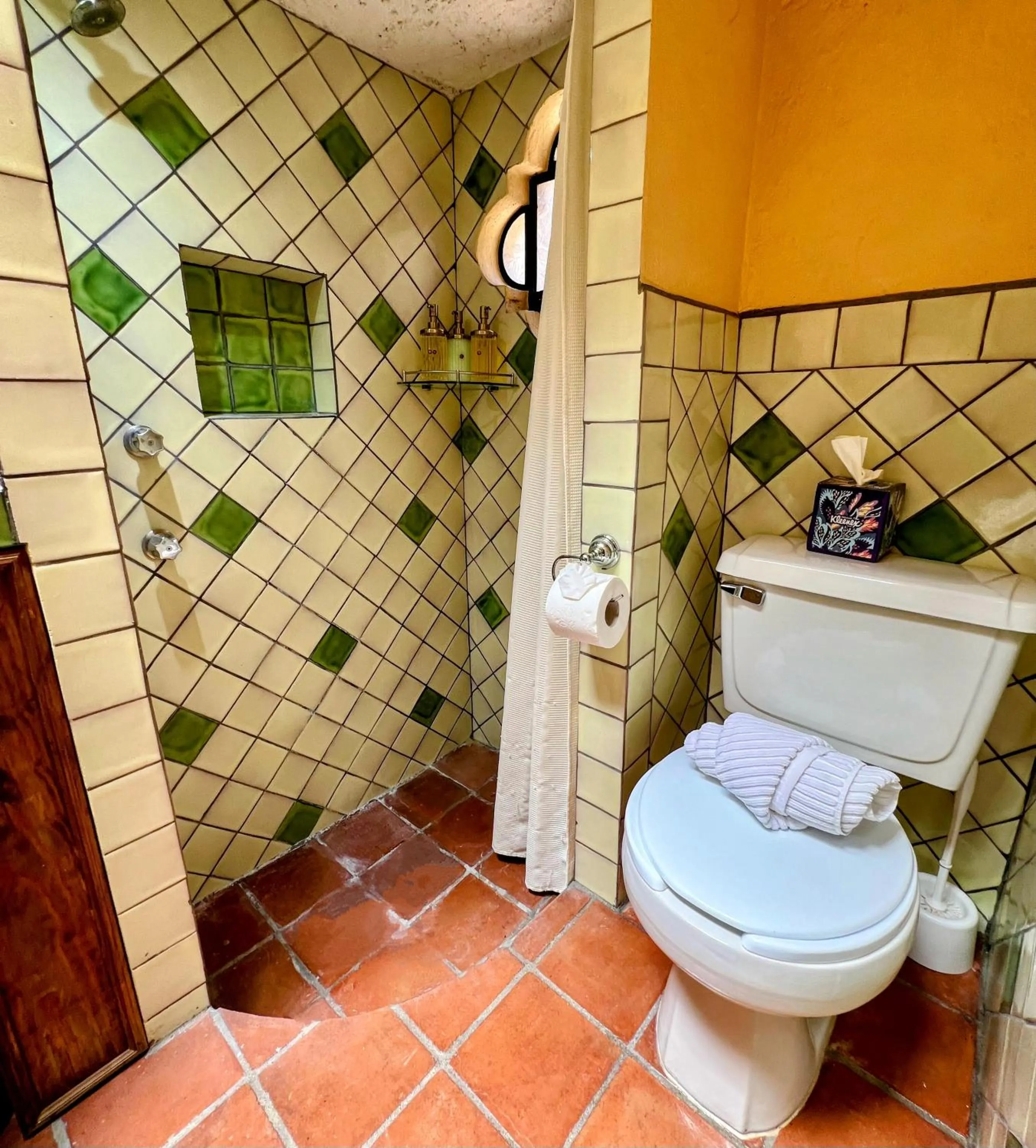 Toilet, Bathroom in Casa Contenta