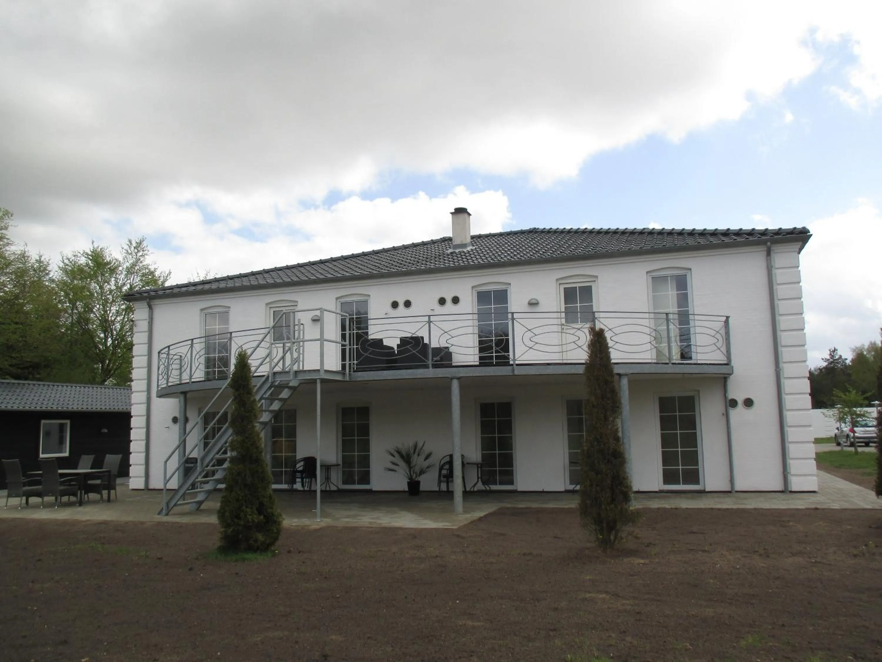 Facade/entrance in White House Hotel Apartments