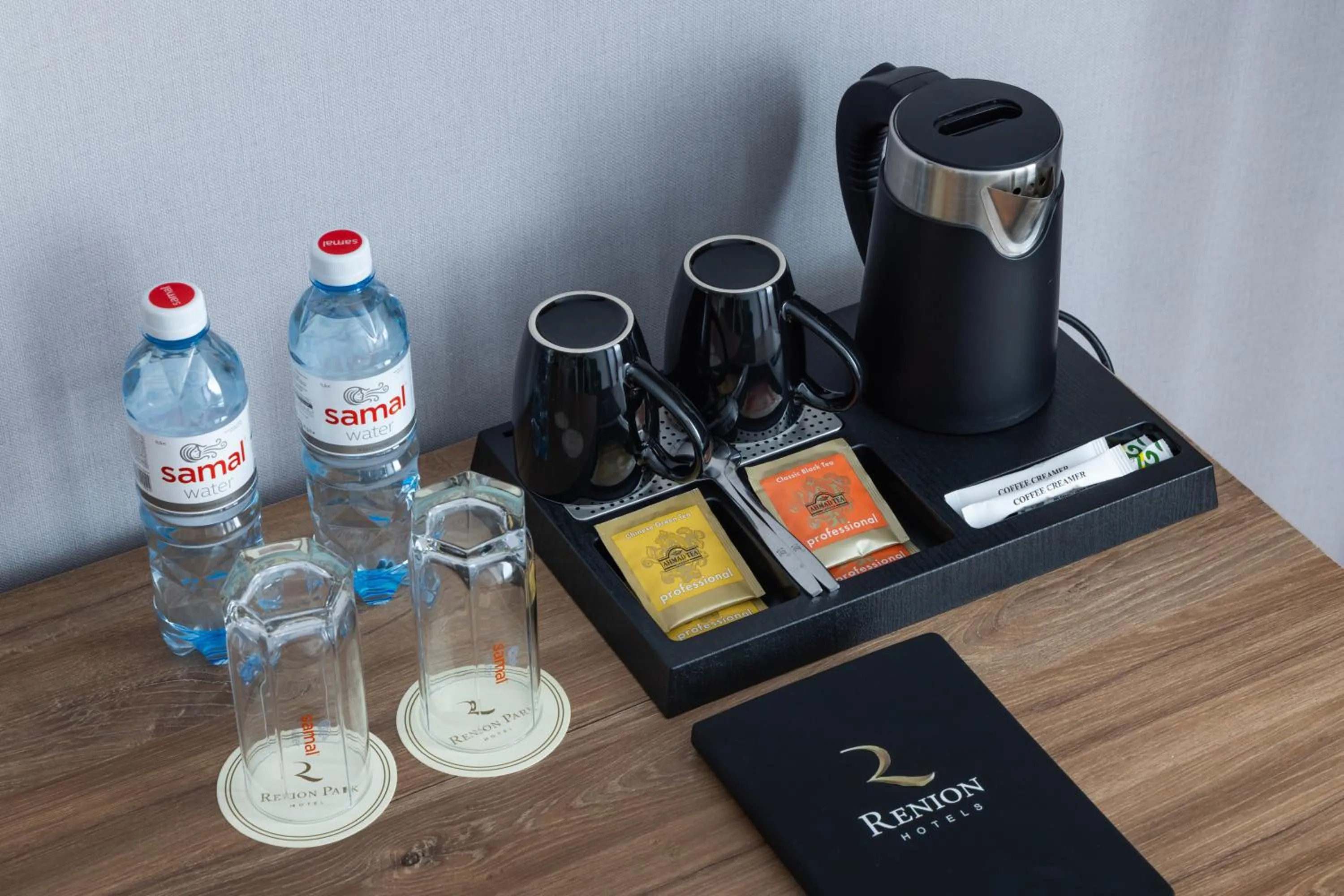 Coffee/tea facilities in Renion Hills Hotel