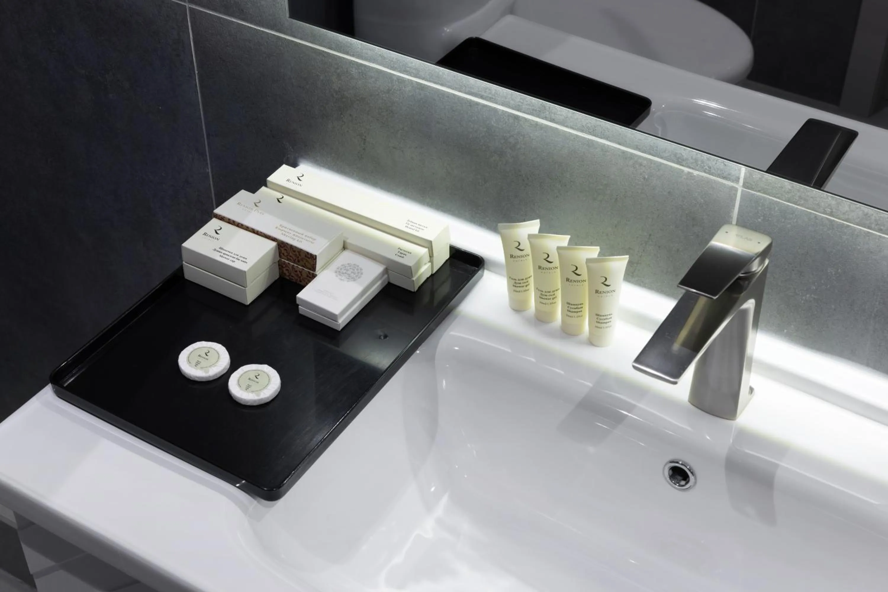 Bathroom in Renion Hills Hotel