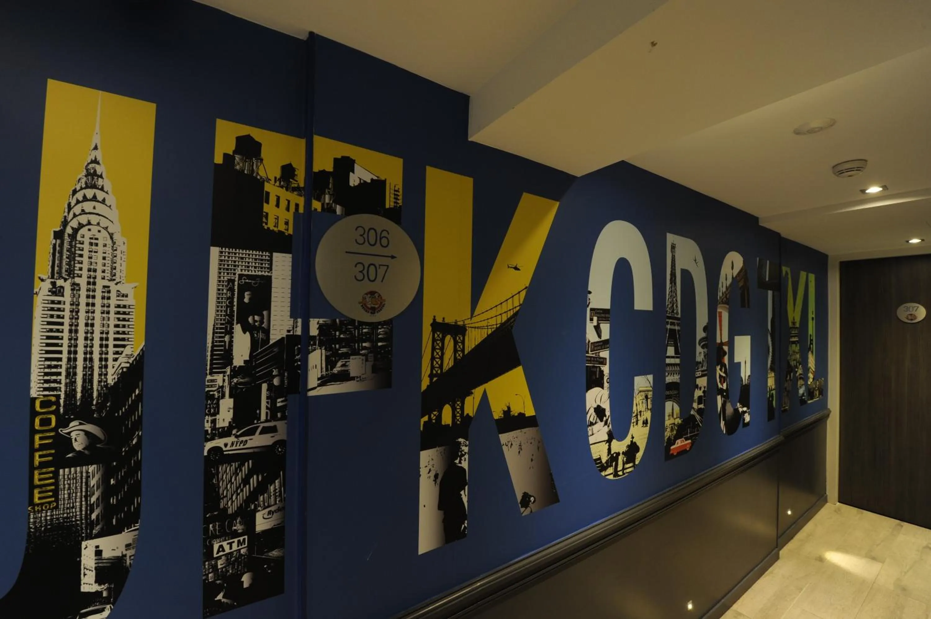 Decorative detail in The 3 Ducks Eiffel Tower by Hiphophostels