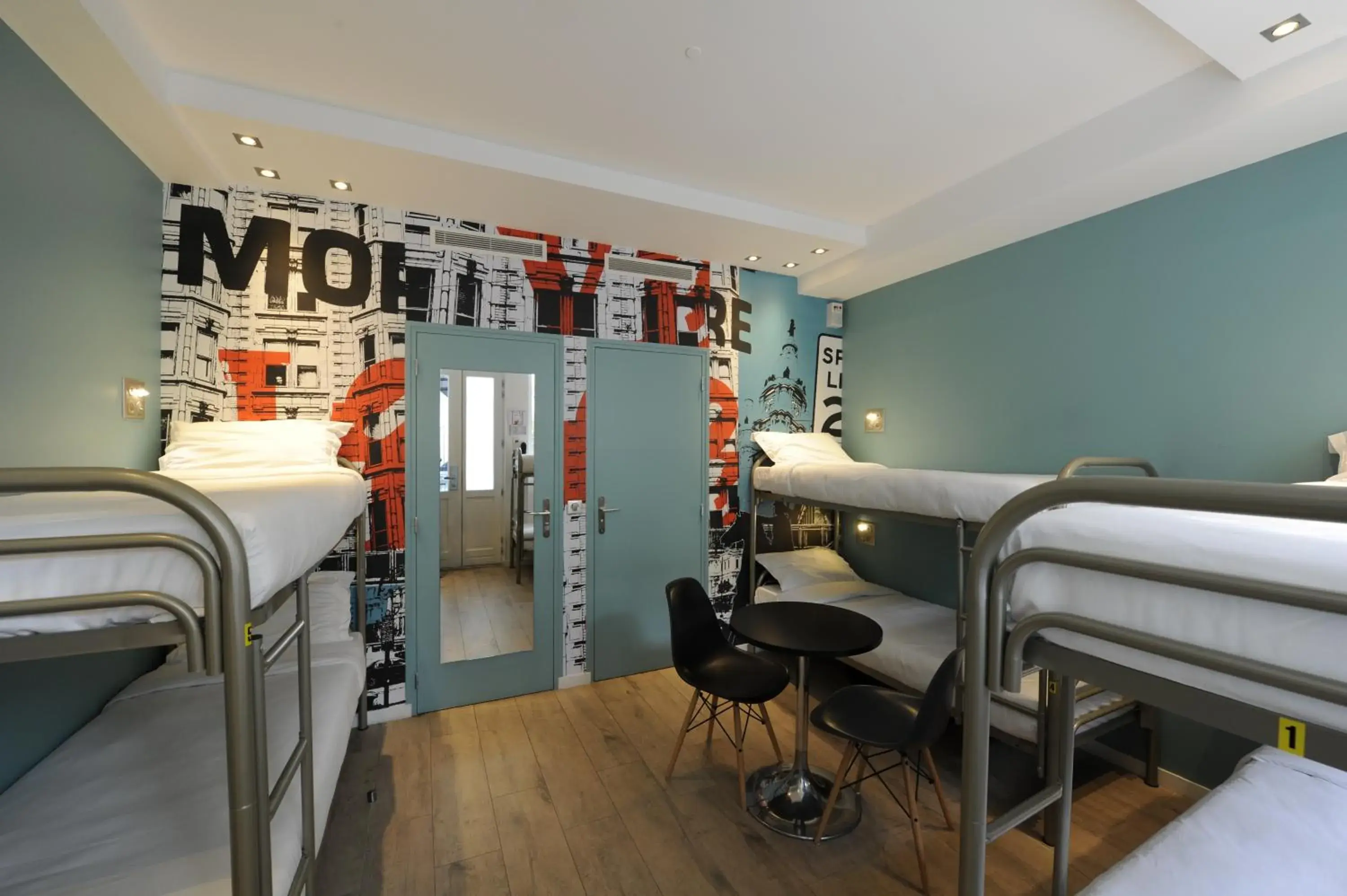 Bed in 6-Bed Female Dormitory Room in The 3 Ducks Eiffel Tower by Hiphophostels Bed in 6-Bed Female Dormitory Room in The 3 Ducks Eiffel Tower by Hiphophostels