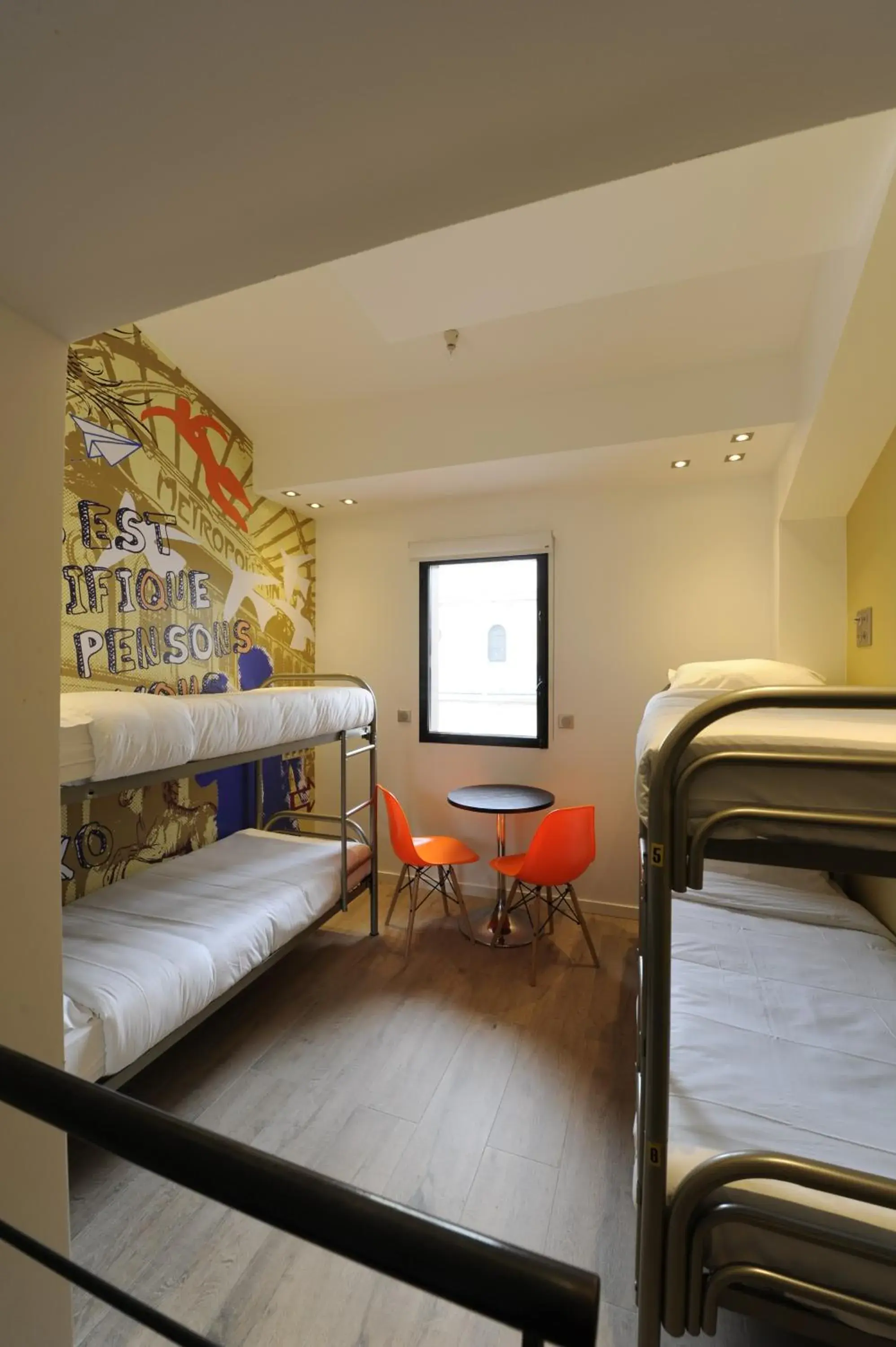 Quadruple Room with Shower in The 3 Ducks Eiffel Tower by Hiphophostels Quadruple Room with Shower in The 3 Ducks Eiffel Tower by Hiphophostels