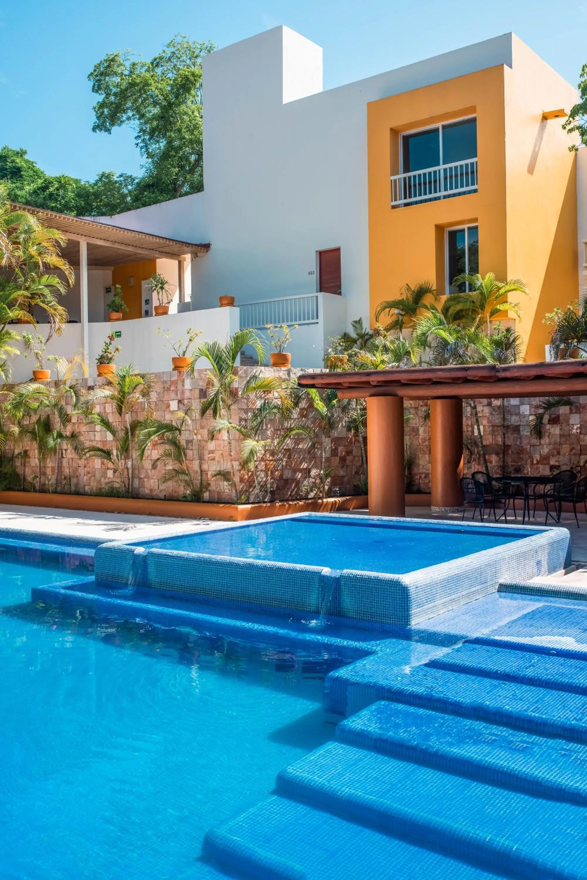 Swimming pool in Hotel Ixzi Plus