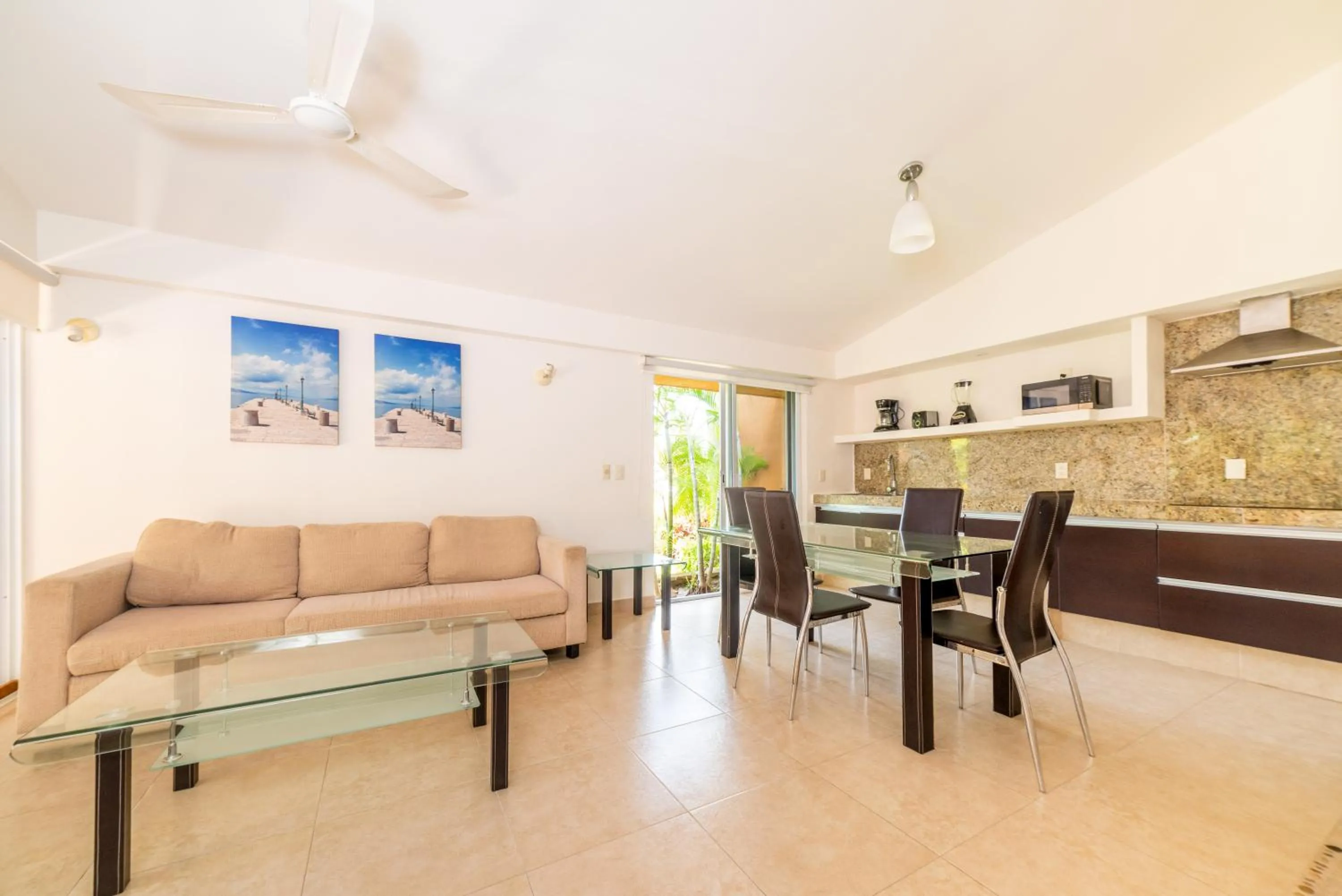 Kitchen or kitchenette in Hotel Ixzi Plus