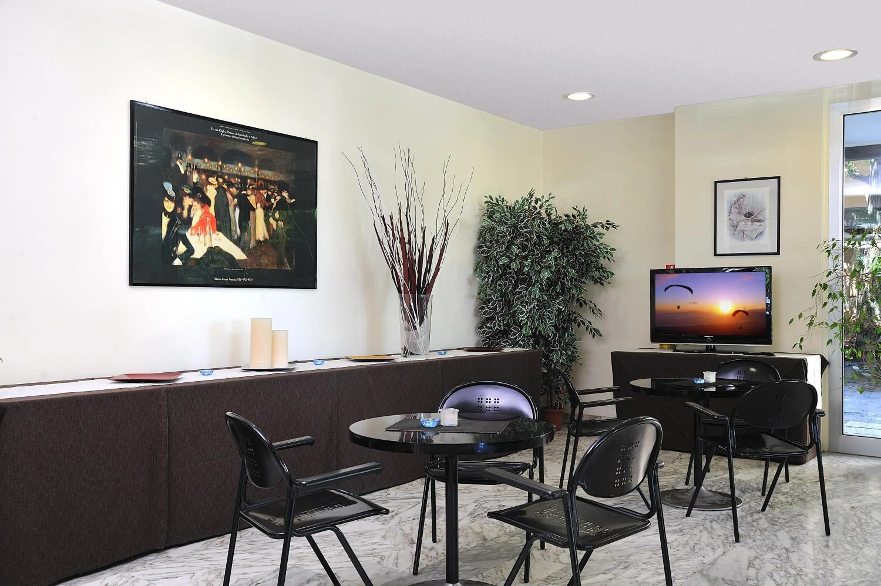 TV and multimedia in Hotel Vittoria