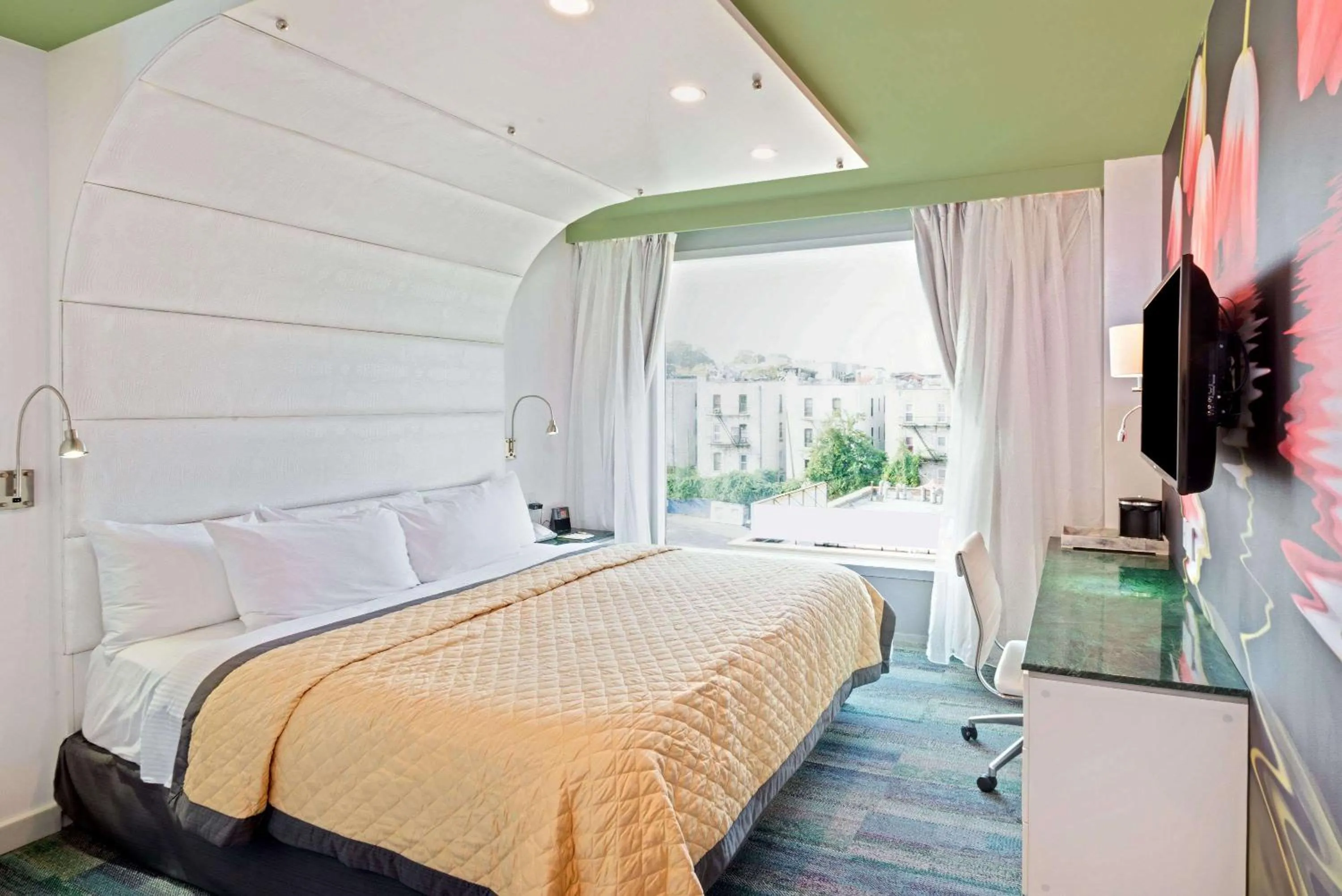 Photo of the whole room, Bed in Wyndham Garden Brooklyn Sunset Park