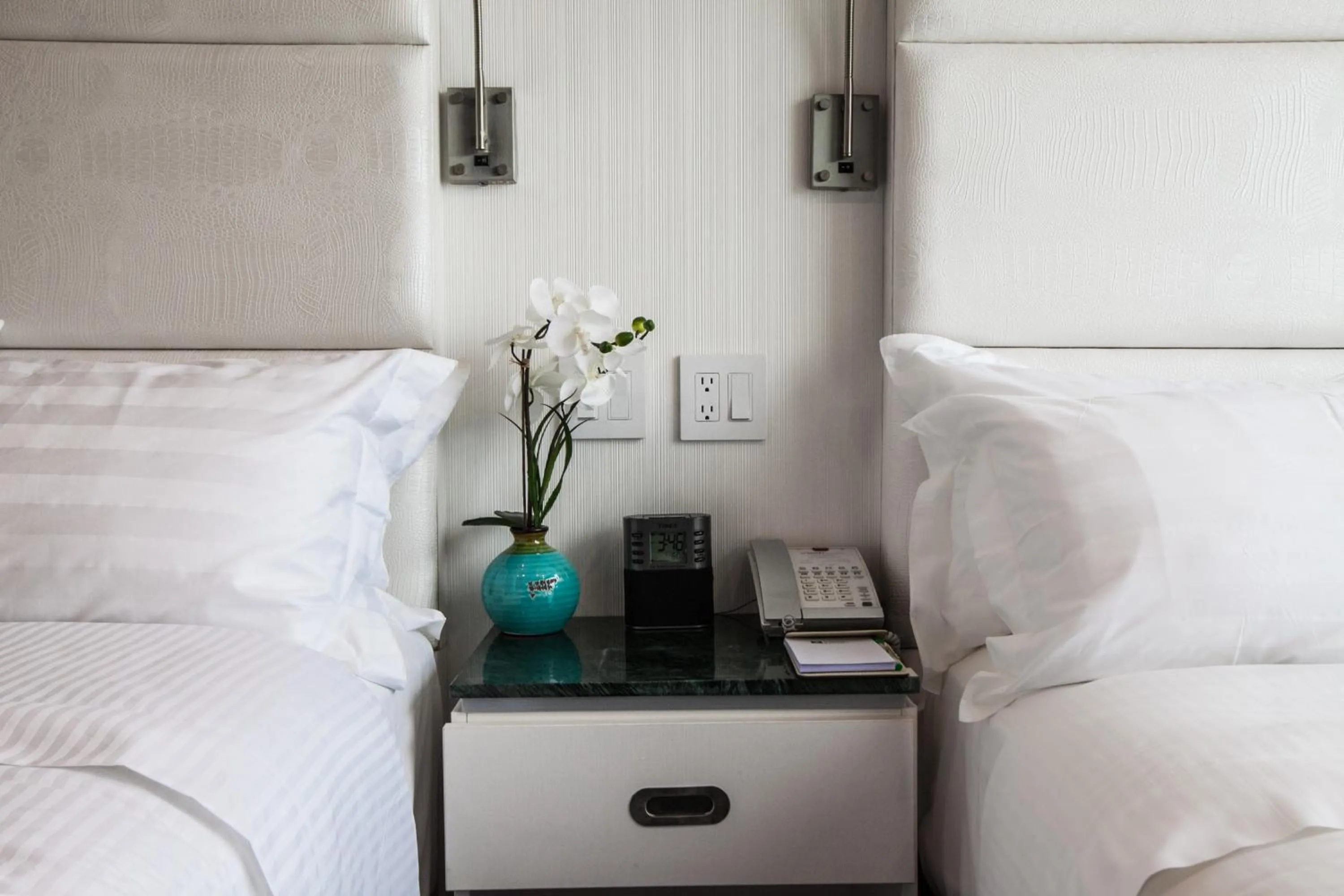 Decorative detail in Wyndham Garden Brooklyn Sunset Park