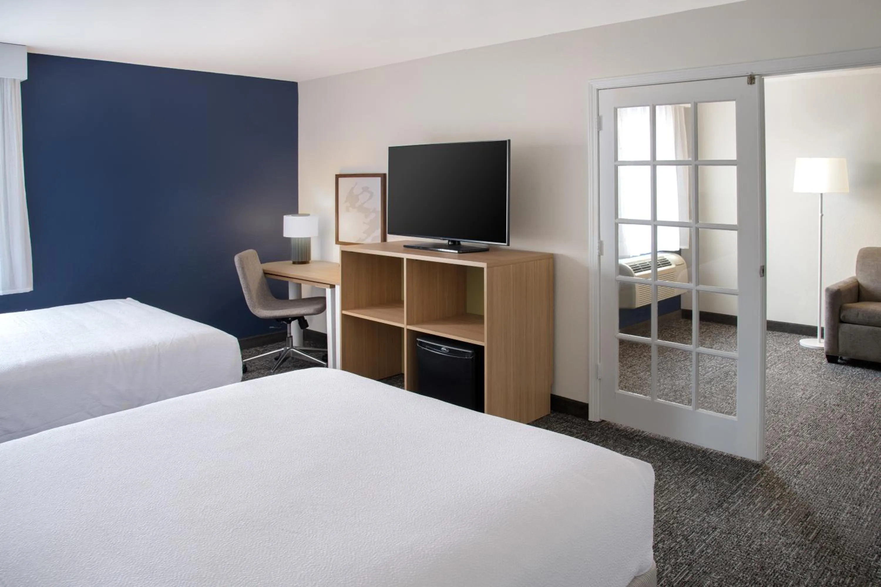 Bedroom, Bed in Spark by Hilton St Robert Fort Leonard Wood