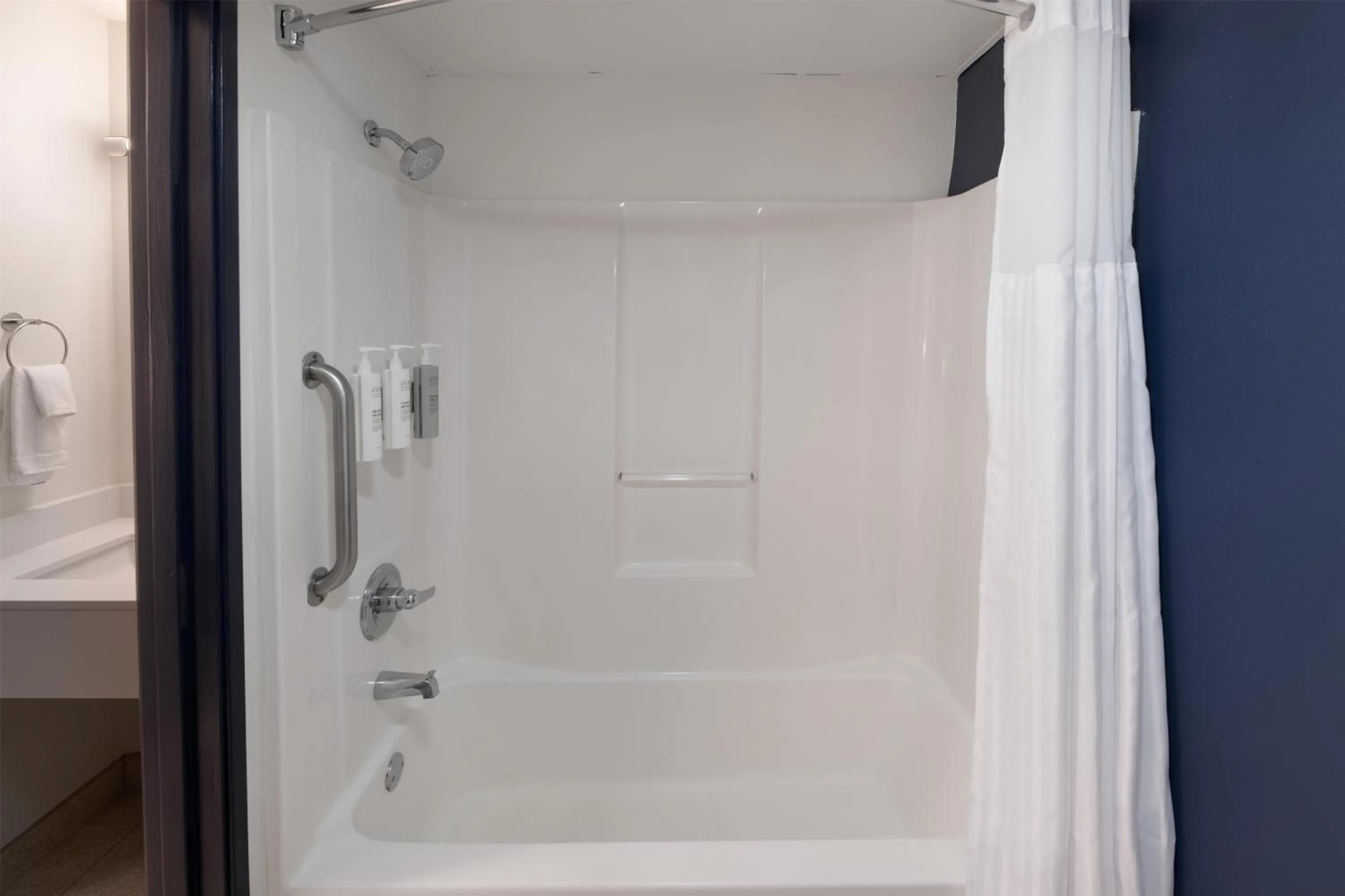 Bathroom in Spark by Hilton St Robert Fort Leonard Wood