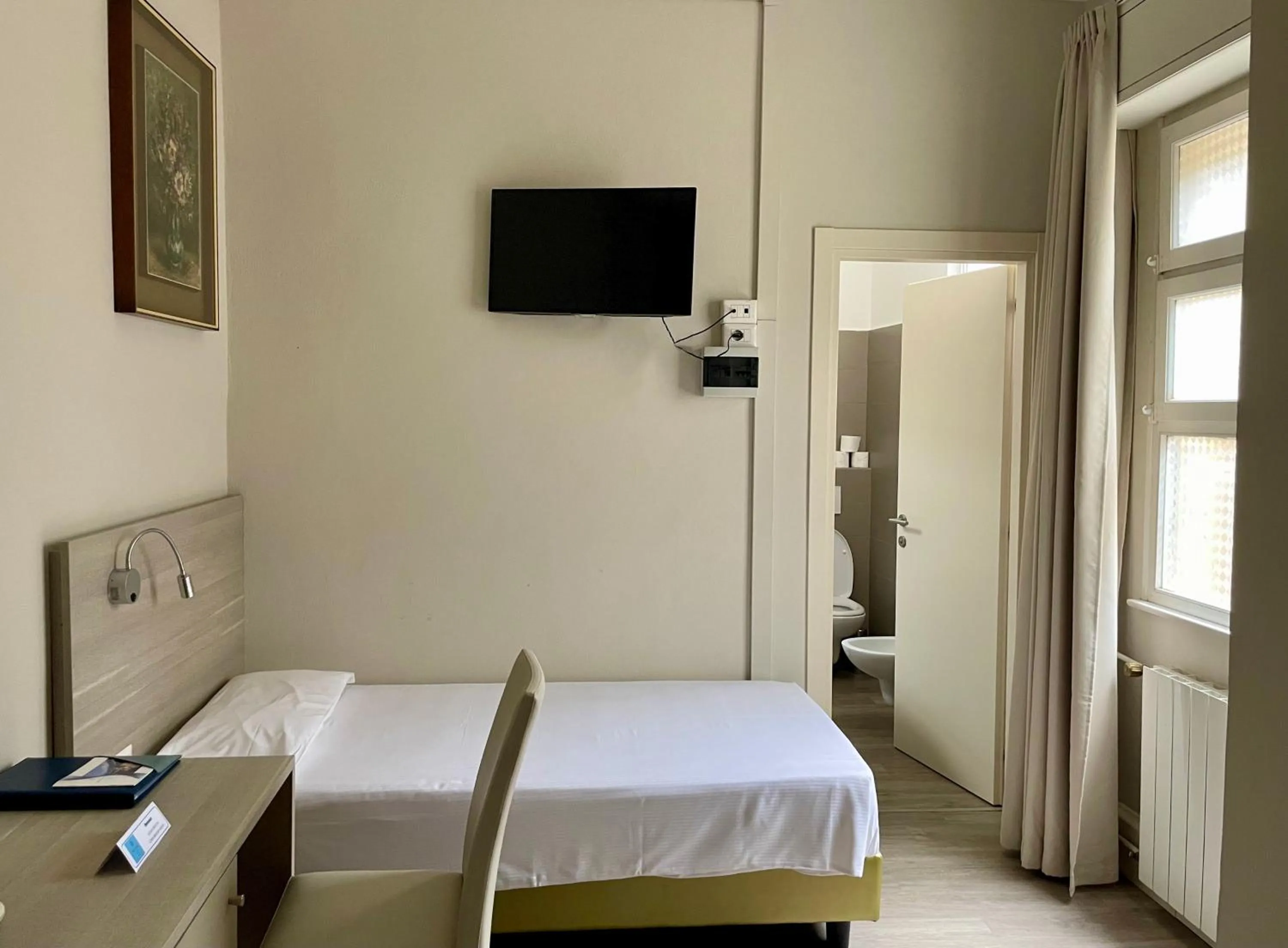 Single Room in Hotel Bazzoni