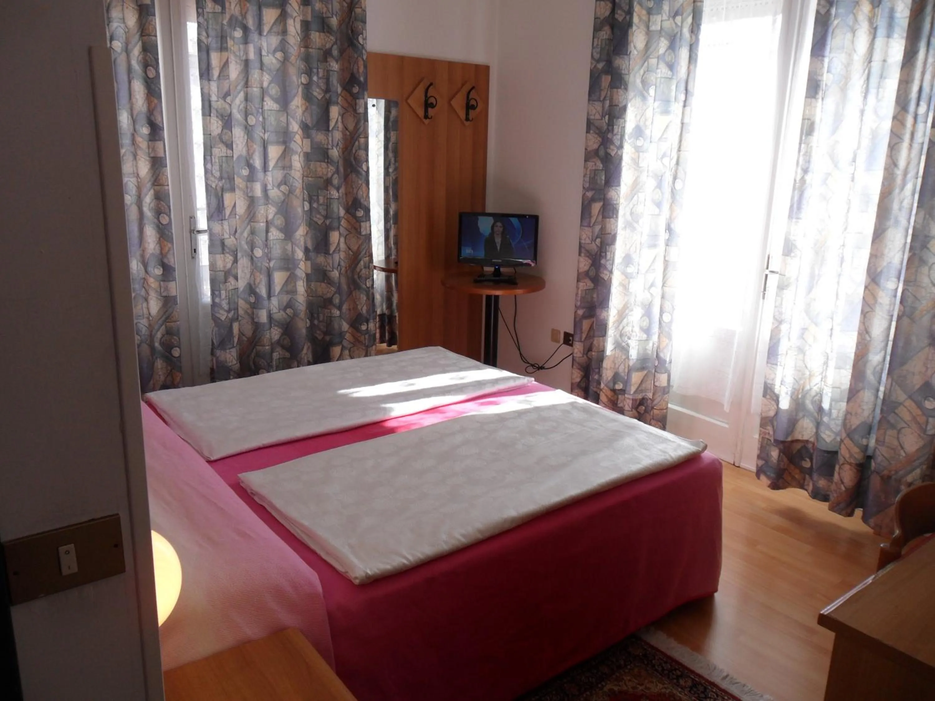 Bedroom, Bed in Hotel Rialto