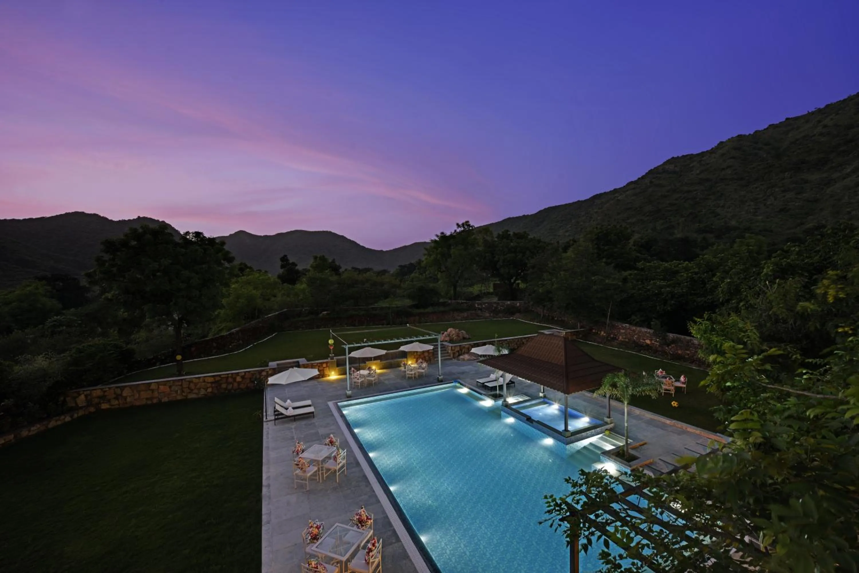 Night in The Hunting Lodge - Luxury Resort in Udaipur