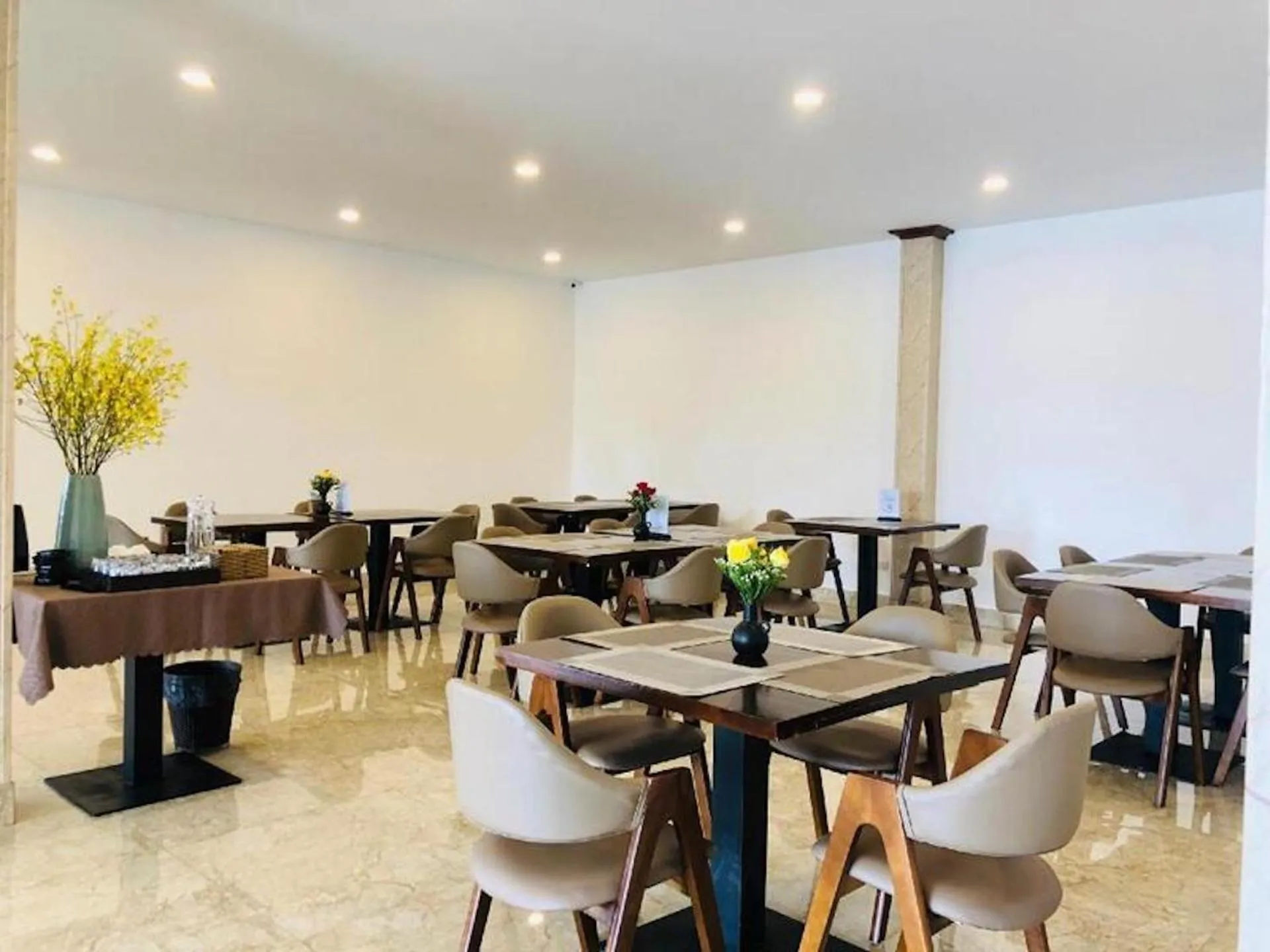 Restaurant/places to eat in Romeo & Juliet Dalat