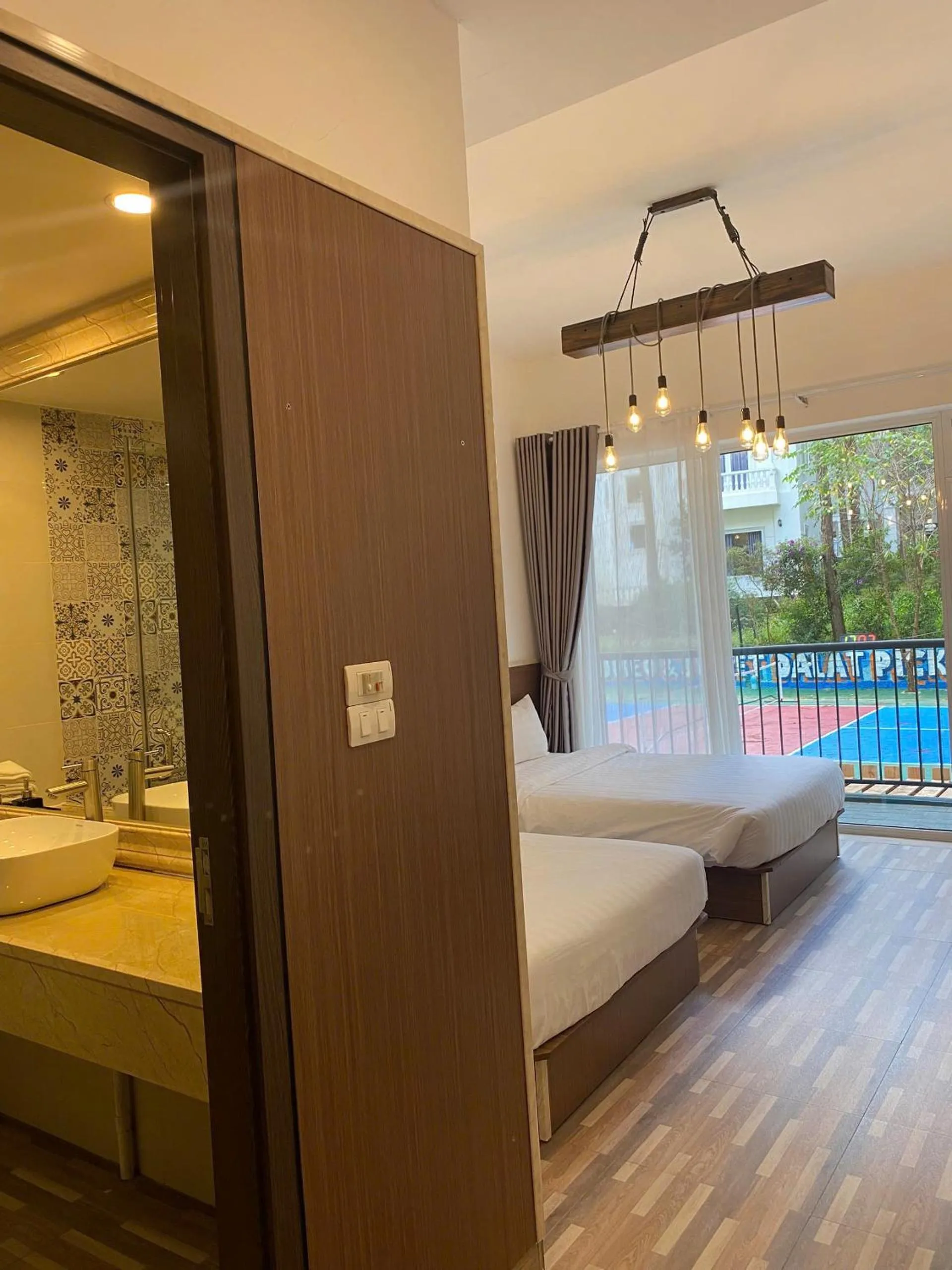 Bed in Romeo & Juliet Dalat