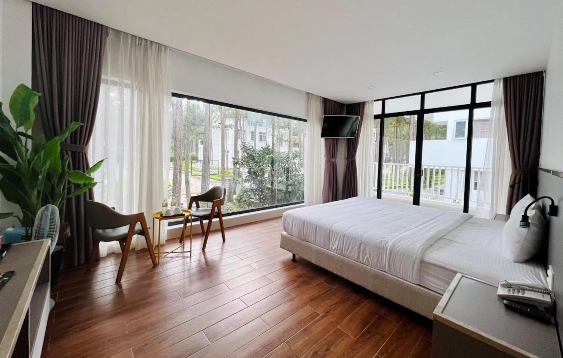 Bedroom, Bed in Romeo & Juliet Dalat