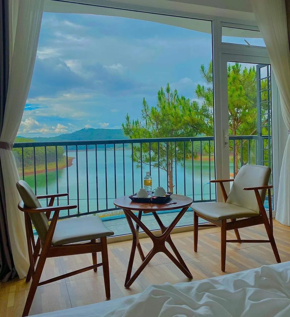 Day in Romeo & Juliet Dalat