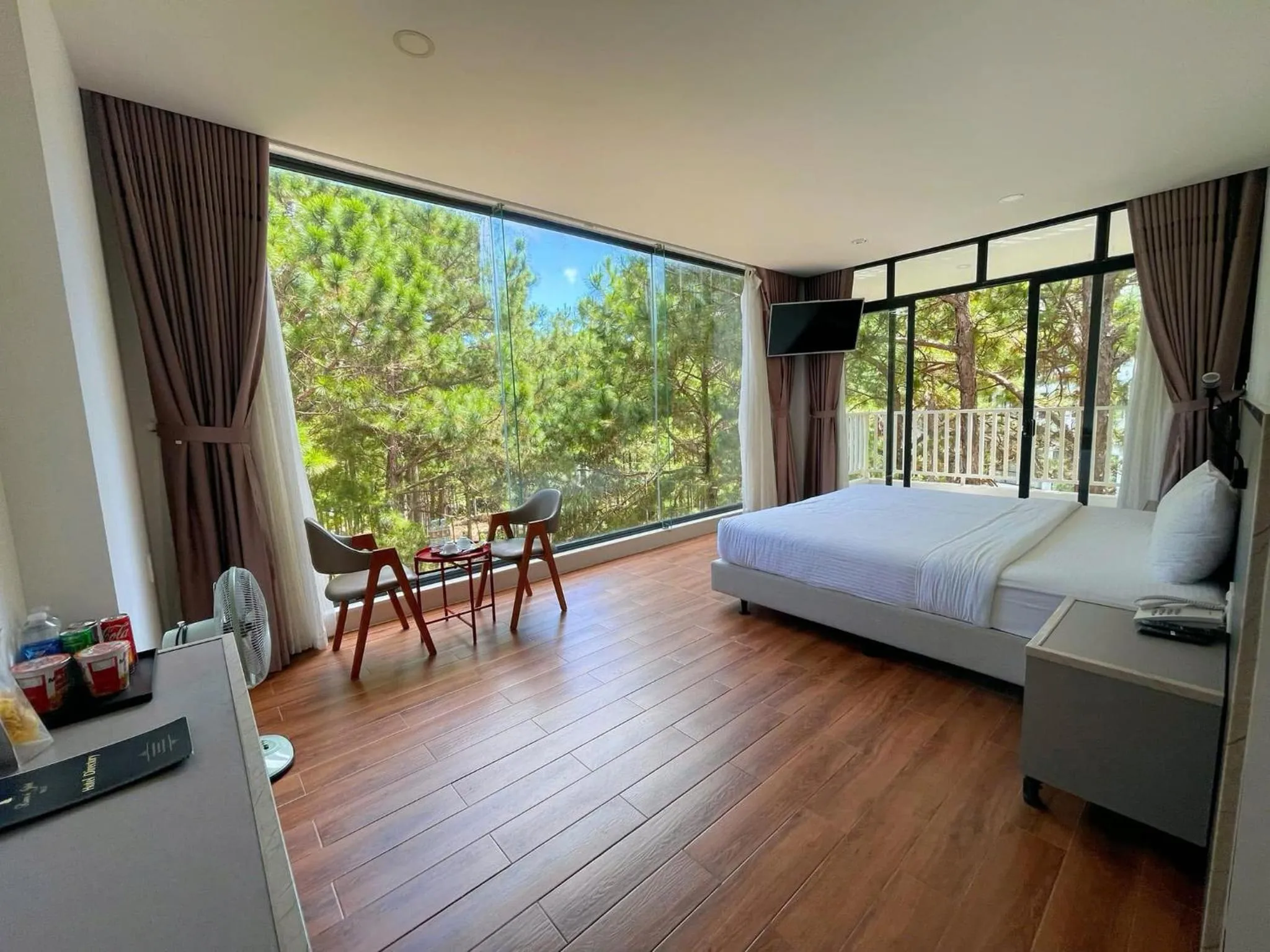 Bed in Romeo & Juliet Dalat