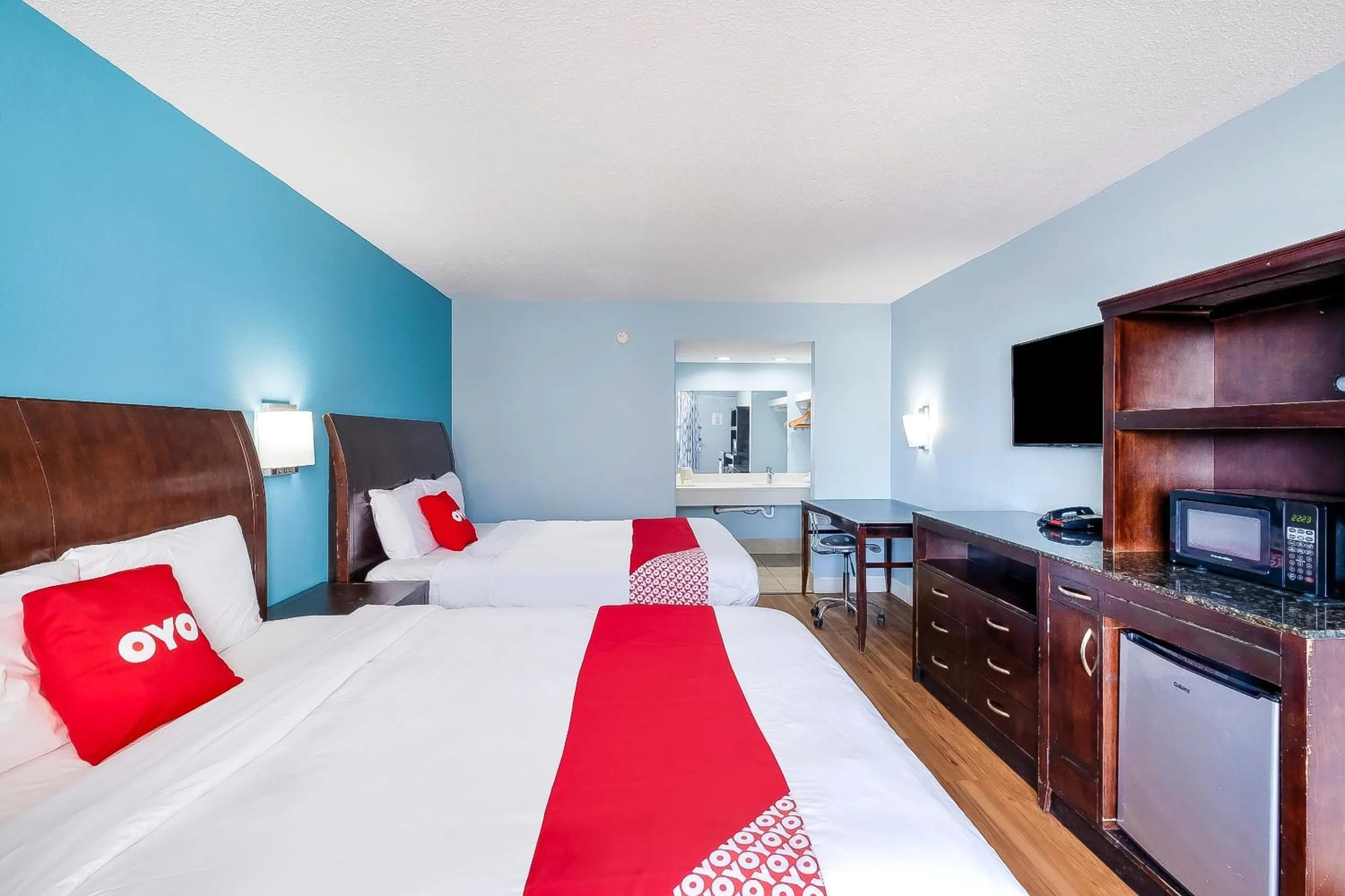 Bedroom, Bed in OYO Hotel Cleveland, TN