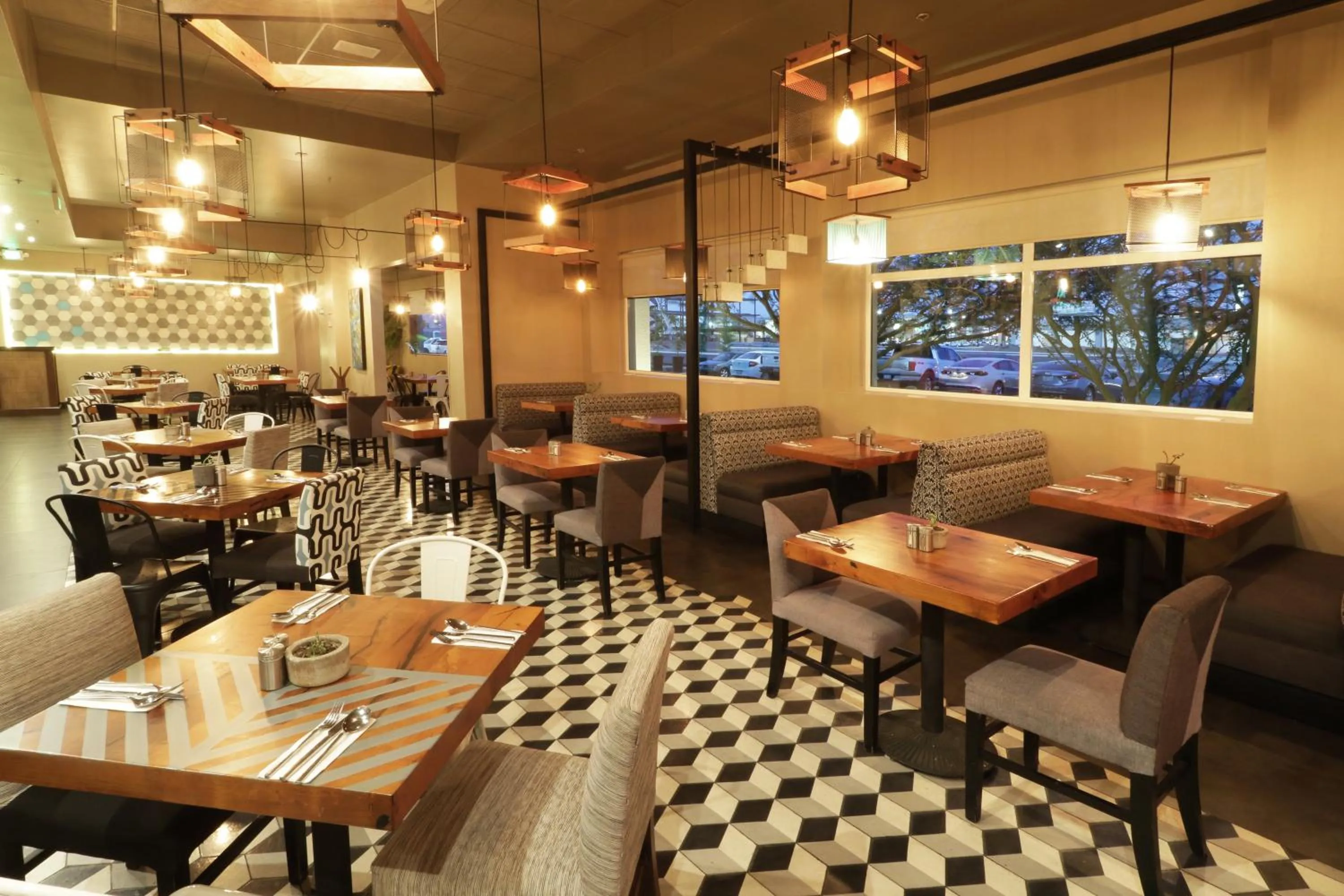 Restaurant/places to eat in Holiday Inn Hotel & Suites Hermosillo Aeropuerto by IHG