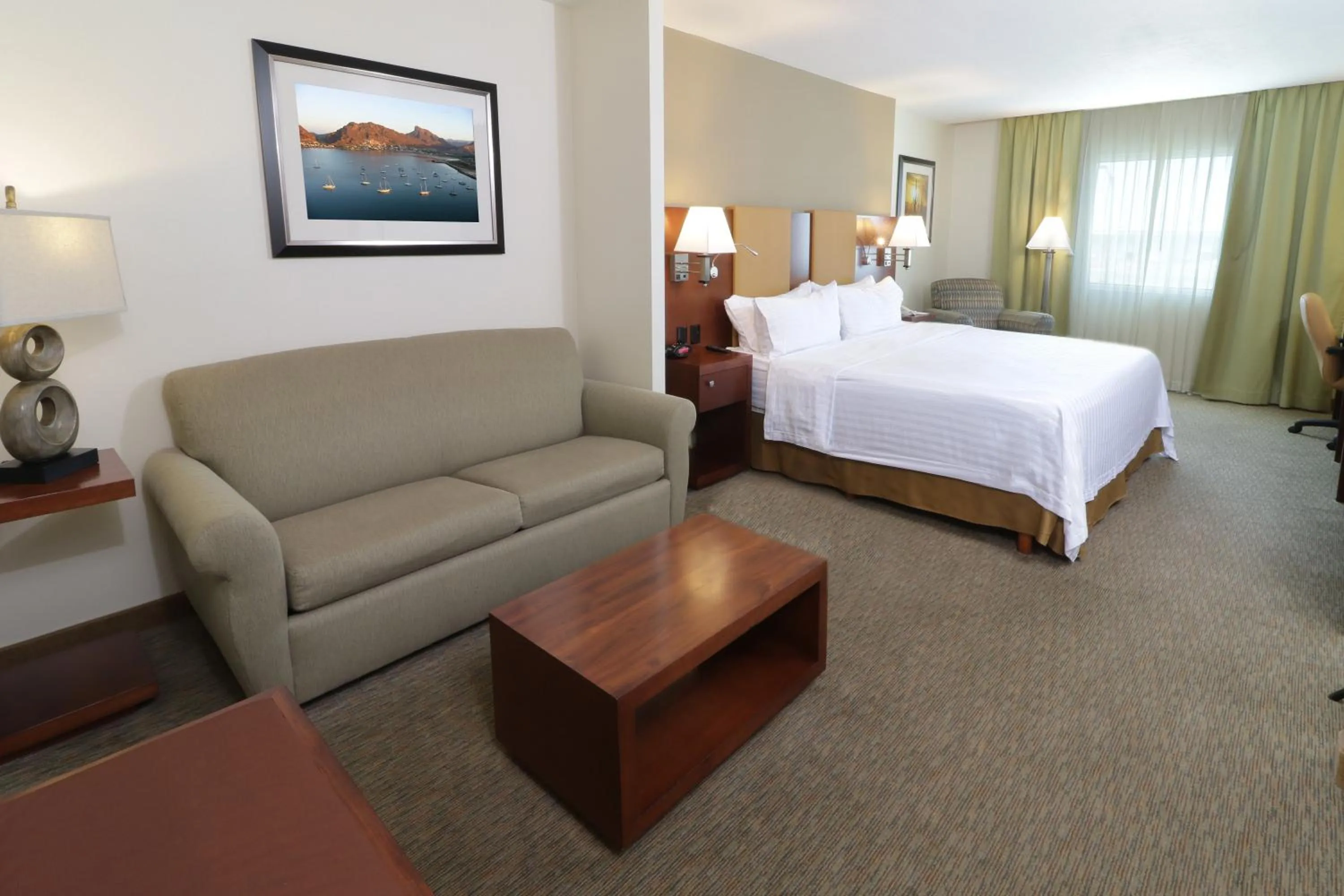 Bedroom, Bed in Holiday Inn Hotel & Suites Hermosillo Aeropuerto by IHG