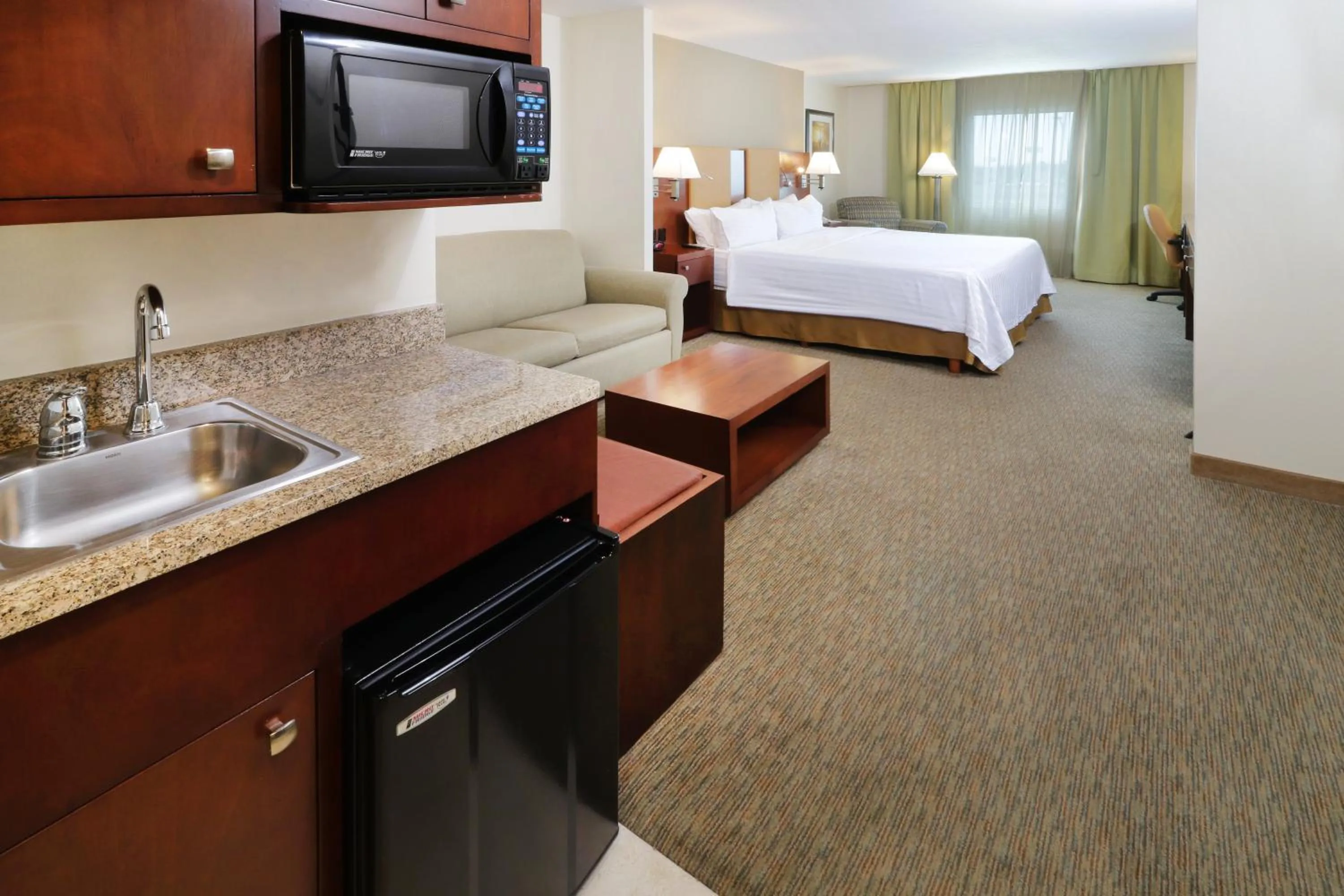 Bedroom, Bed in Holiday Inn Hotel & Suites Hermosillo Aeropuerto by IHG