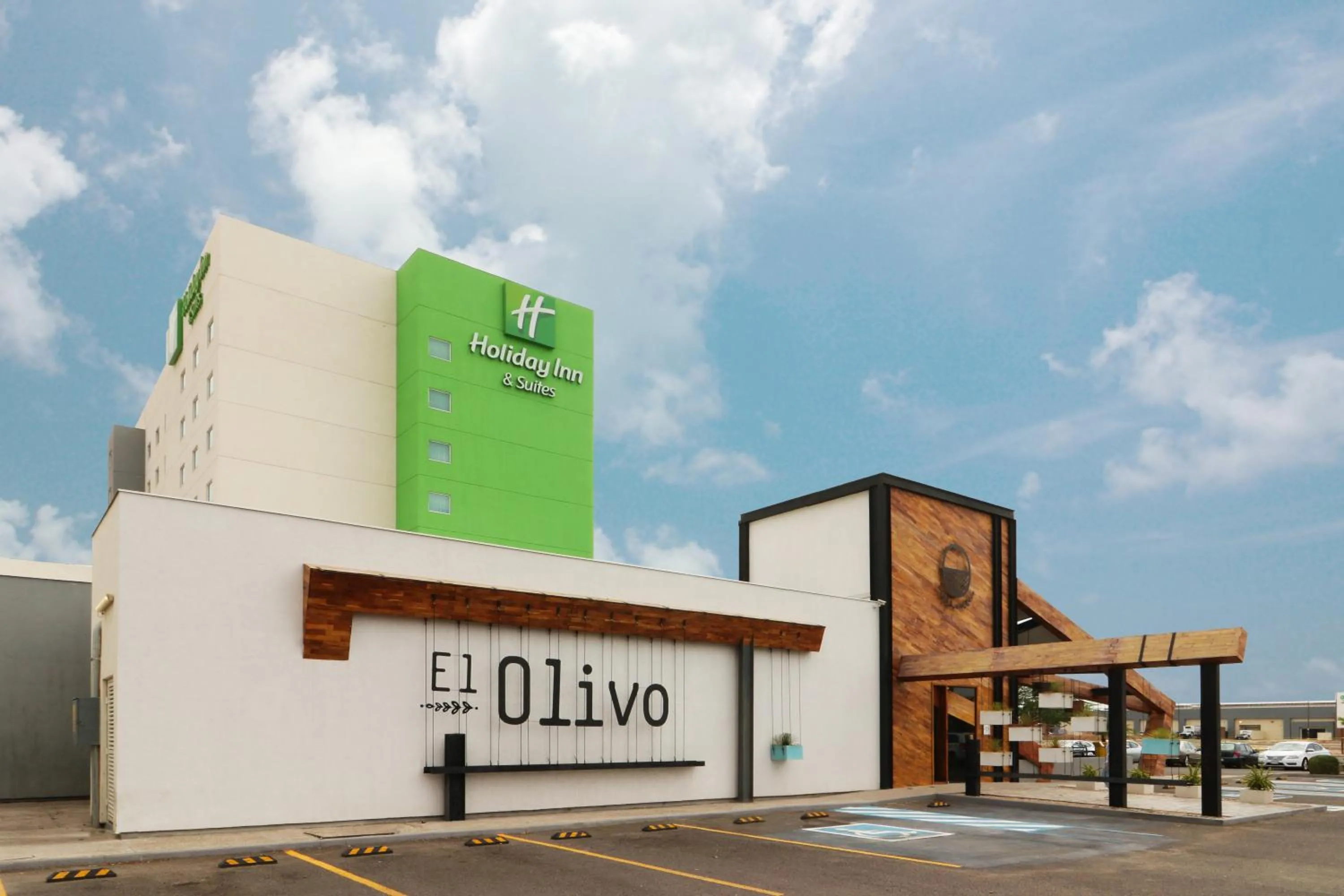 Property building in Holiday Inn Hotel & Suites Hermosillo Aeropuerto by IHG