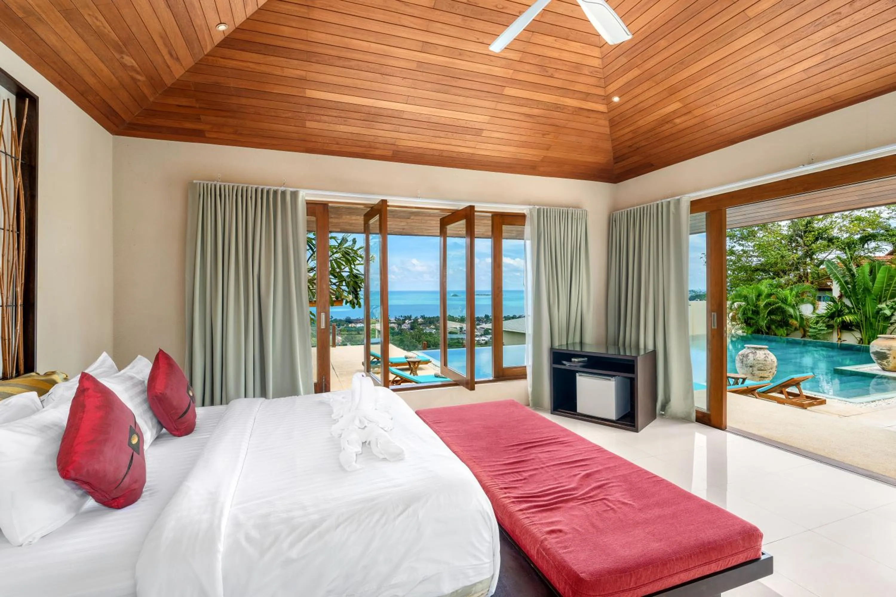 Bedroom, Bed in Ban Reemo Luxury Villa