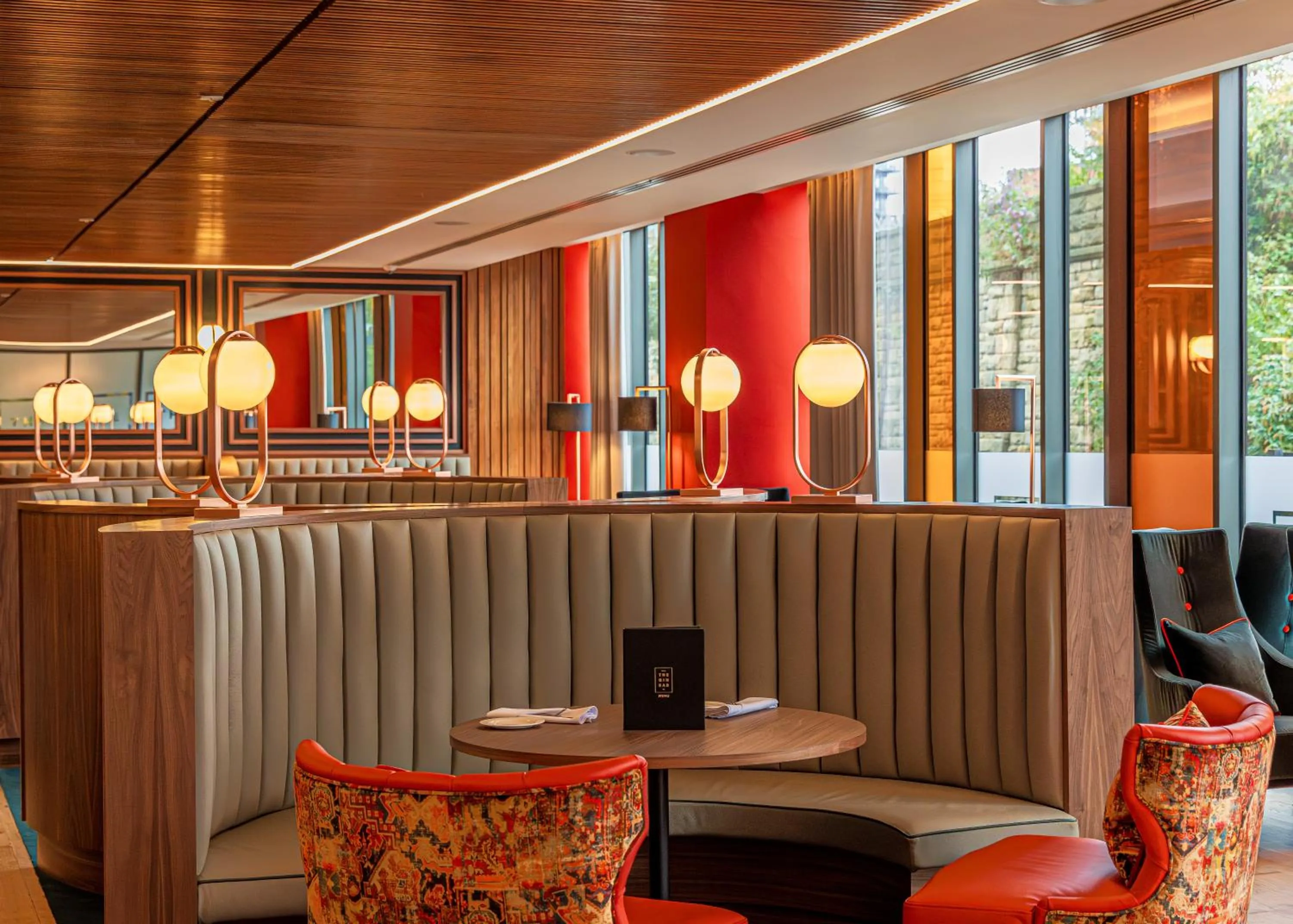 Lounge or bar in Crowne Plaza Newcastle - Stephenson Quarter by IHG
