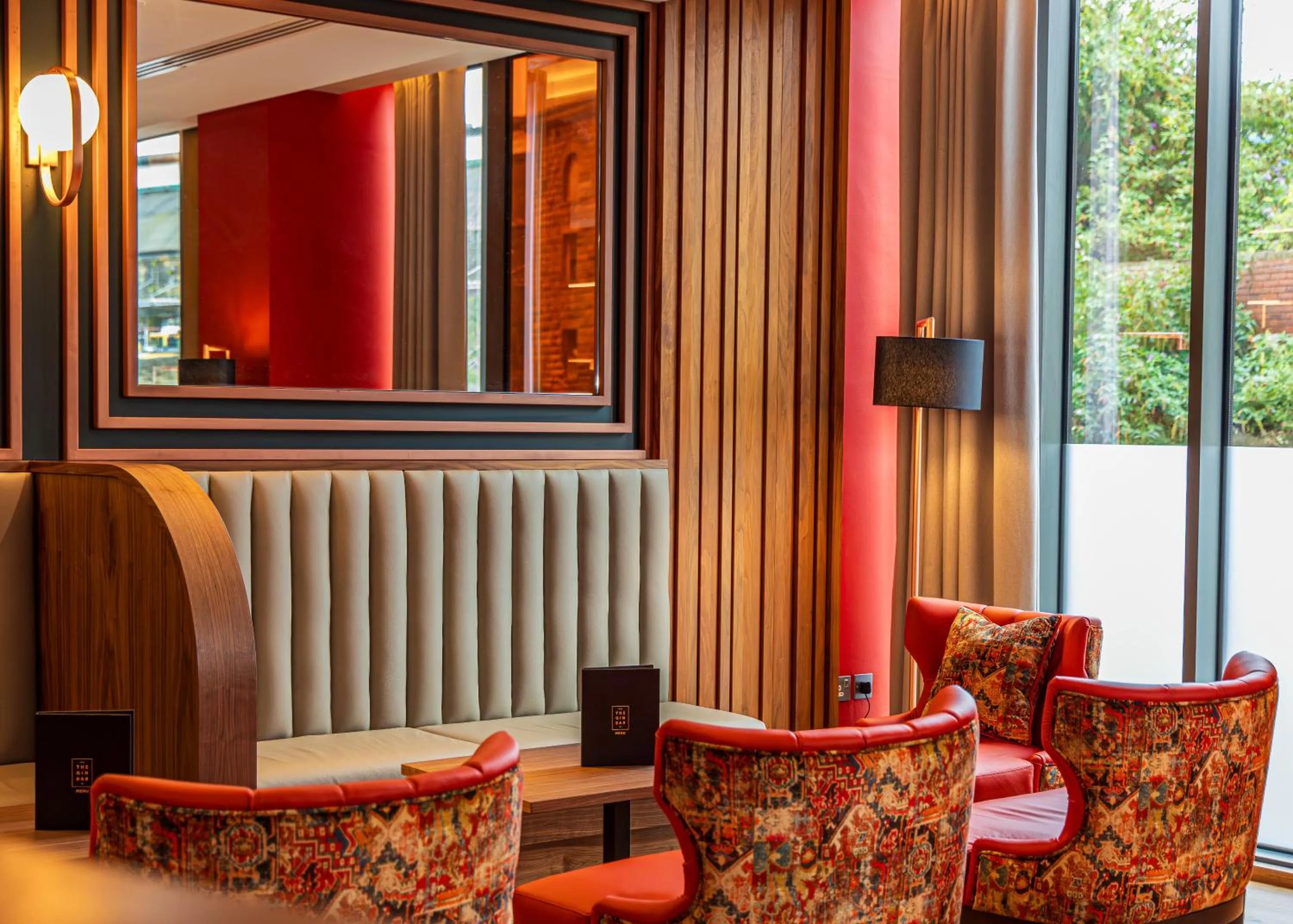 Lounge or bar in Crowne Plaza Newcastle - Stephenson Quarter by IHG