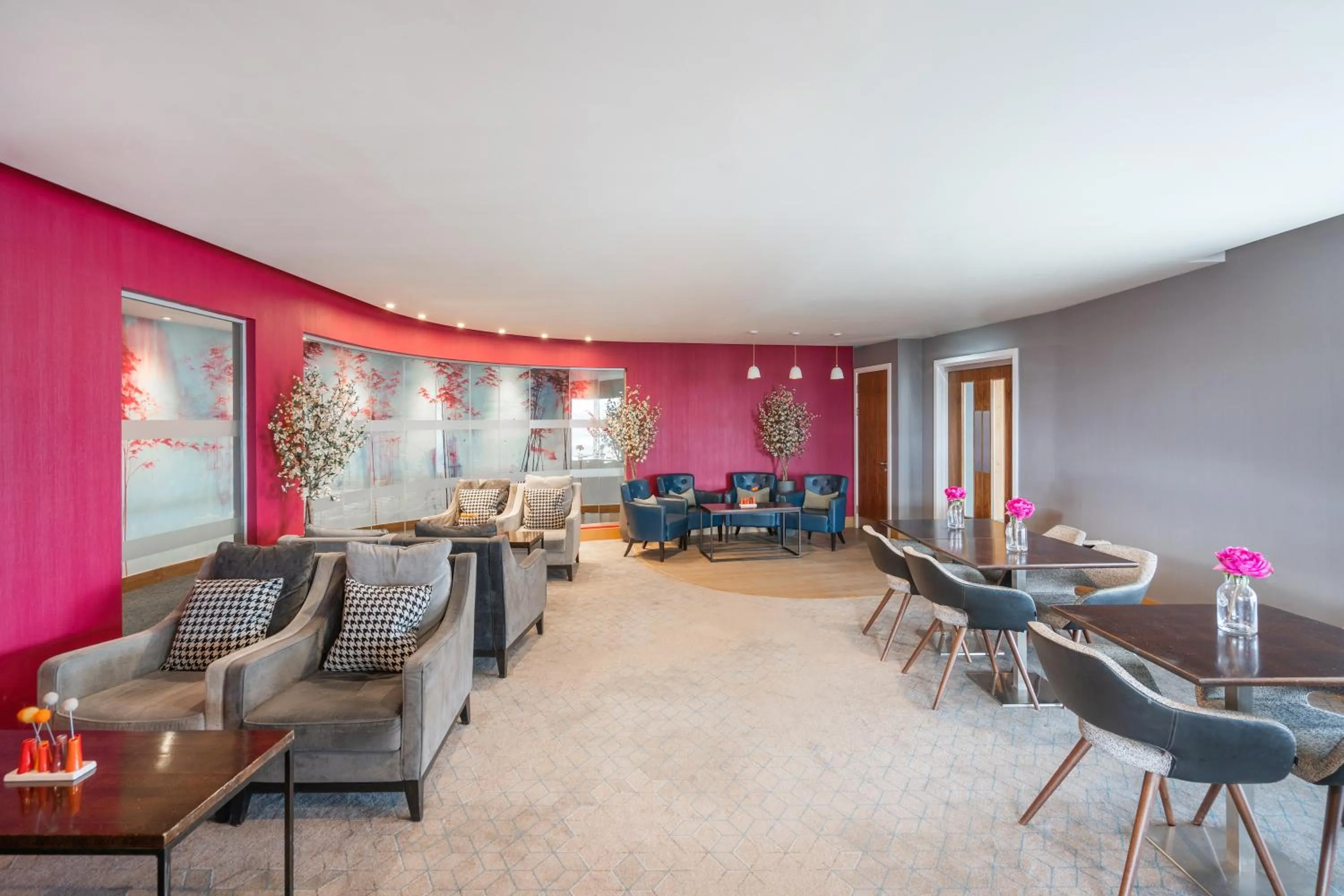 Lounge or bar in Crowne Plaza Newcastle - Stephenson Quarter by IHG
