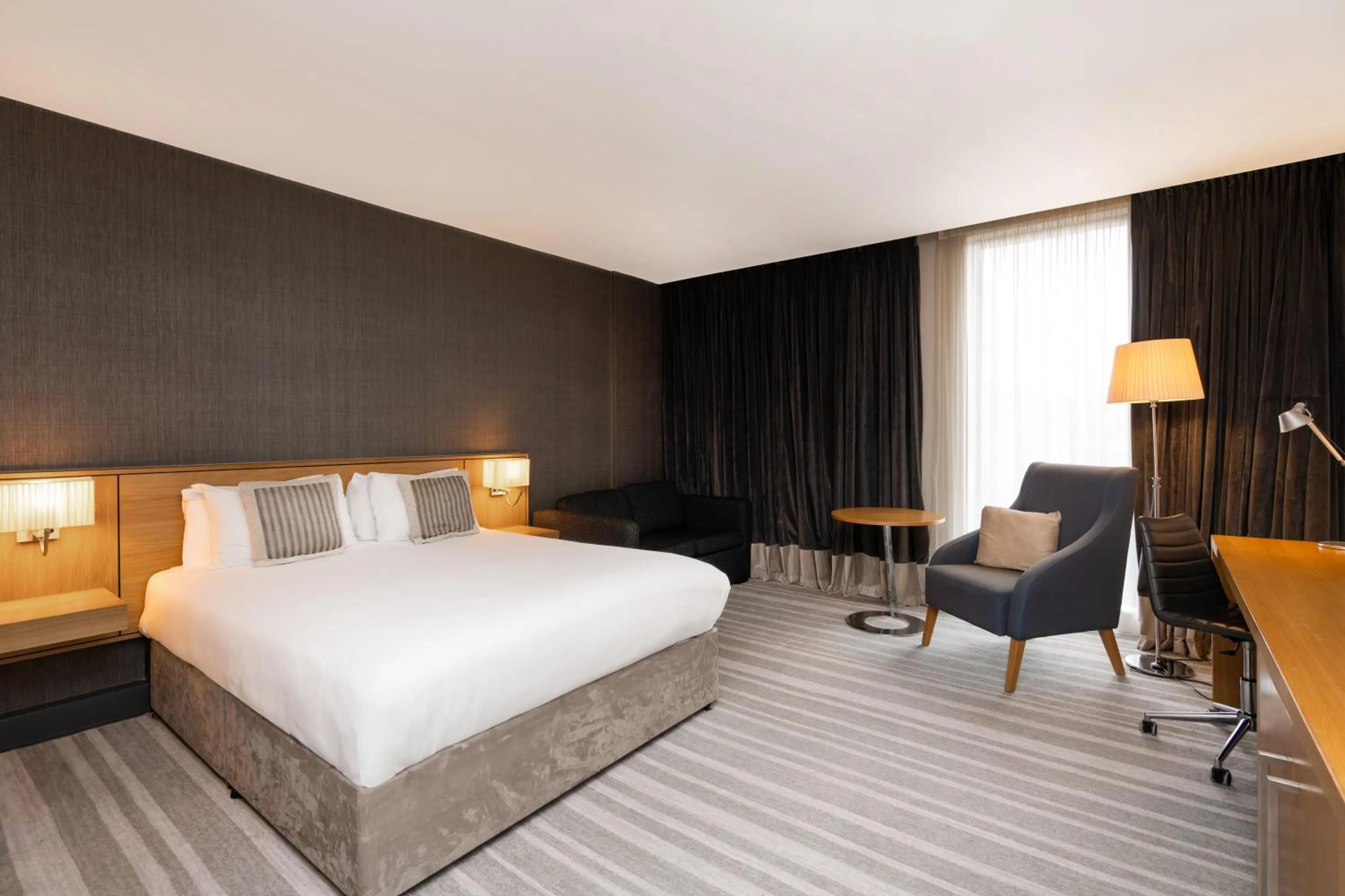 Bedroom, Bed in Crowne Plaza Newcastle - Stephenson Quarter by IHG