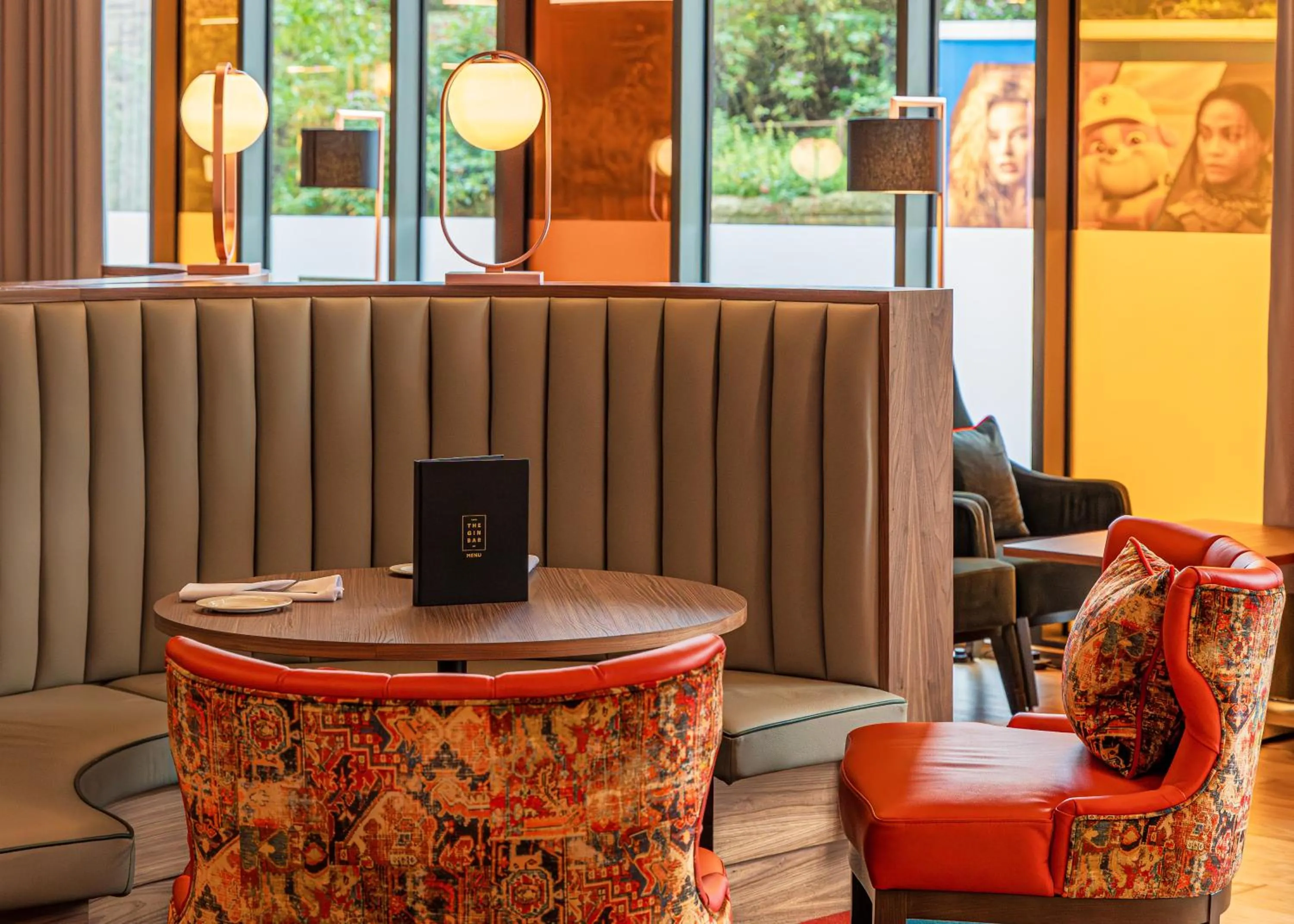 Lounge or bar in Crowne Plaza Newcastle - Stephenson Quarter by IHG
