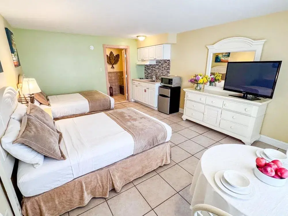 Double Room with Pool View in Aqua Beach Hotel Double Room with Pool View in Aqua Beach Hotel