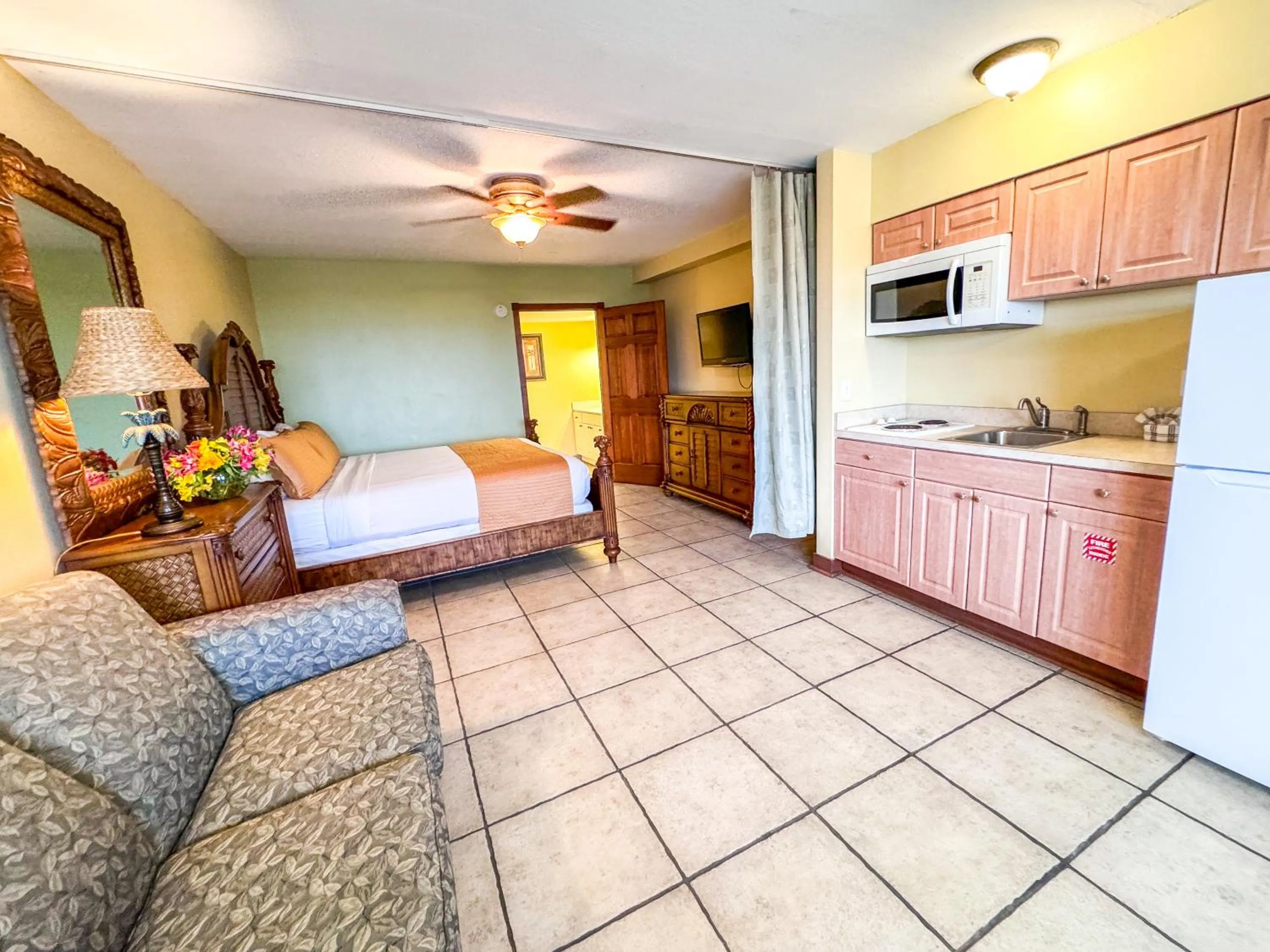 Kitchen or kitchenette in Aqua Beach Hotel