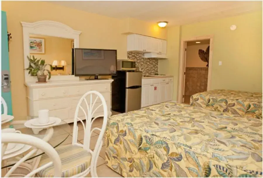 Double Room with Pool View in Aqua Beach Hotel Double Room with Pool View in Aqua Beach Hotel