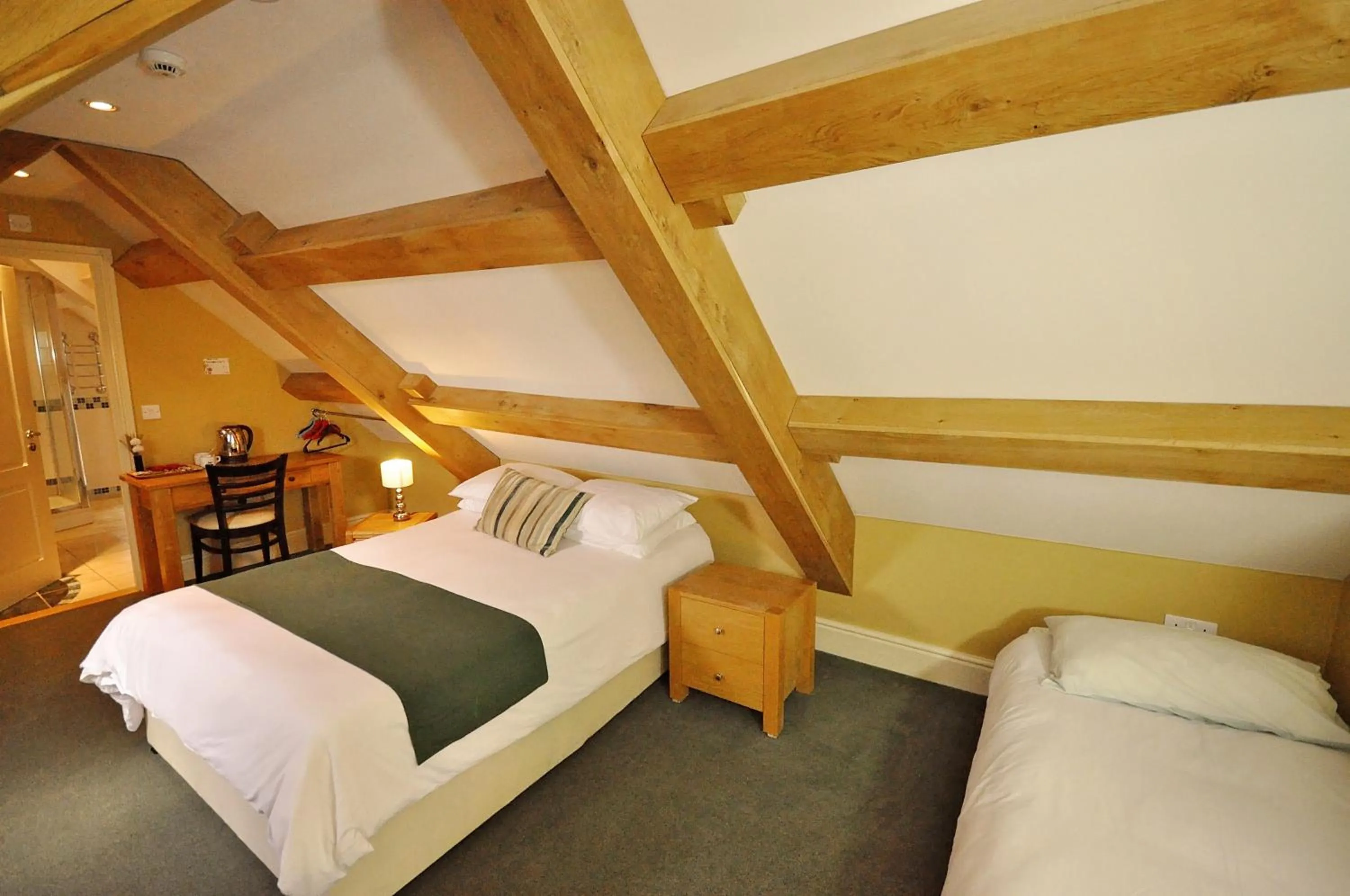 Bedroom, Bed in The Castle Hotel